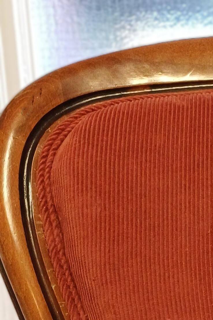 Antique armchair, Victorian style, fully restored – Unique piece