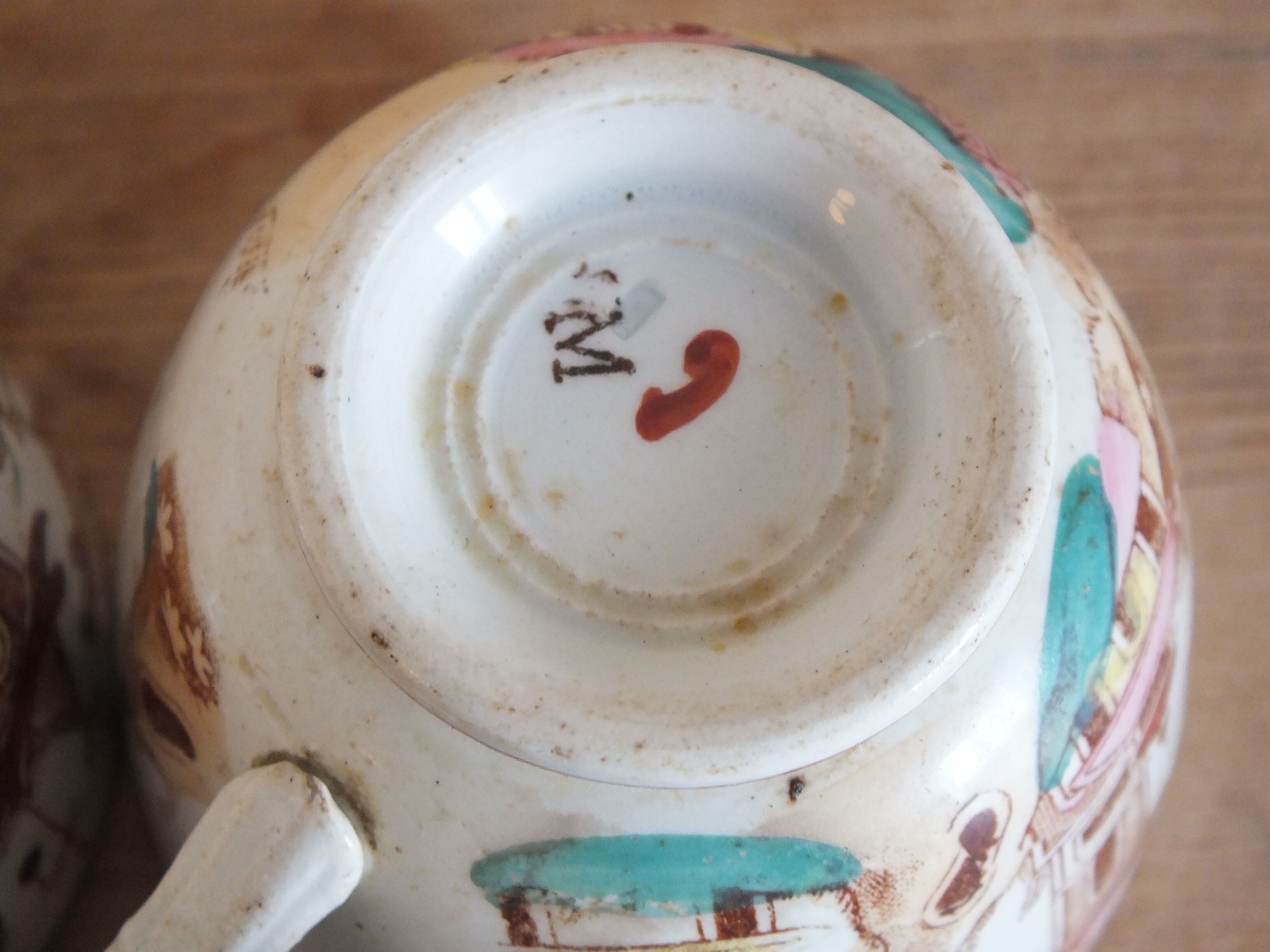 6 teacups in Japanese décor tiled at the Pagoda