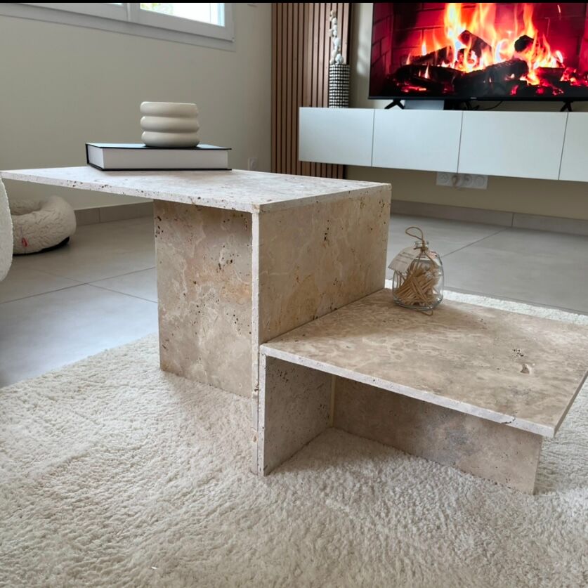 Table basse en travertin « escalier »