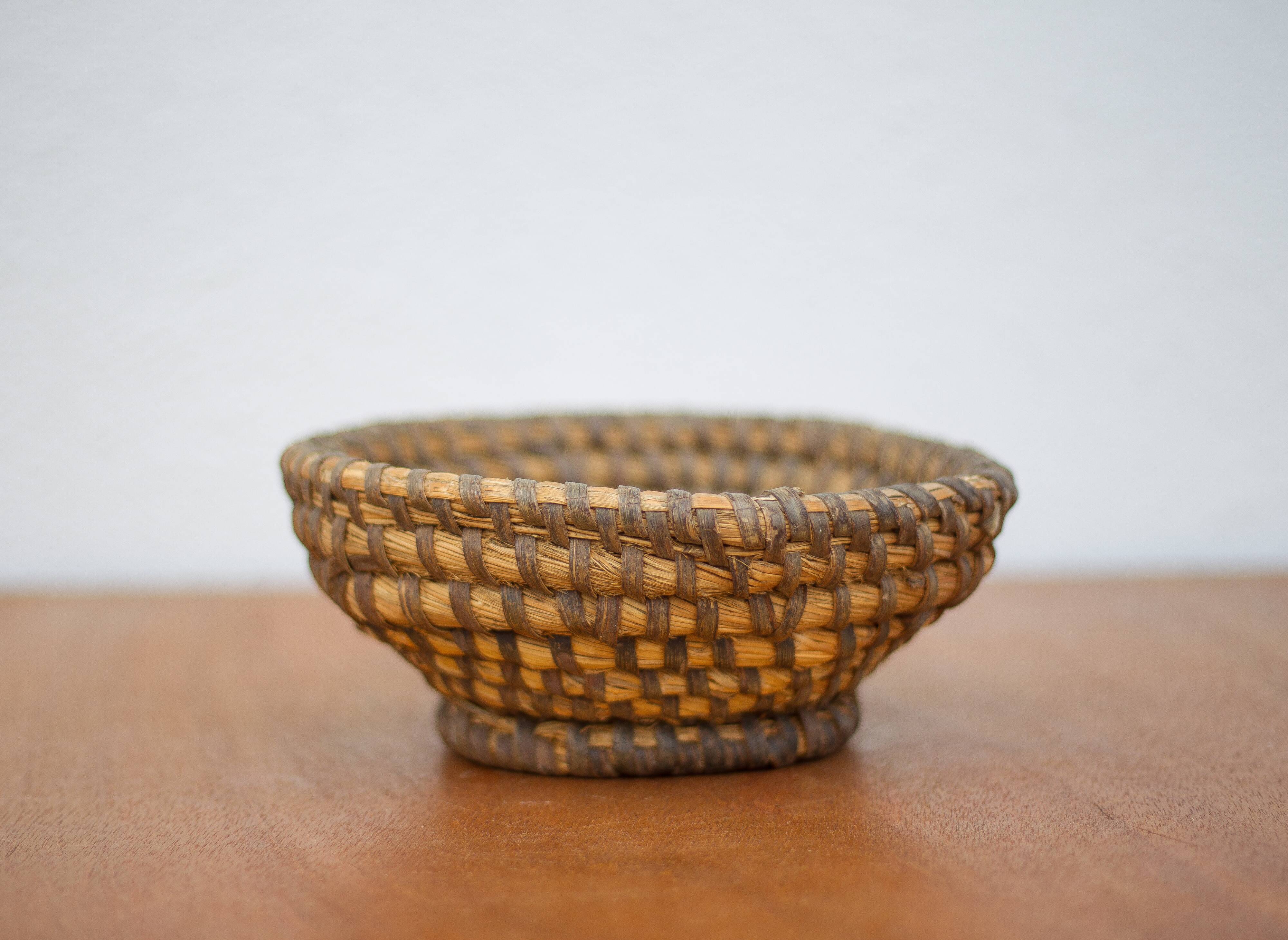 Vintage woven basket, small woven basket, bread basket, banneton