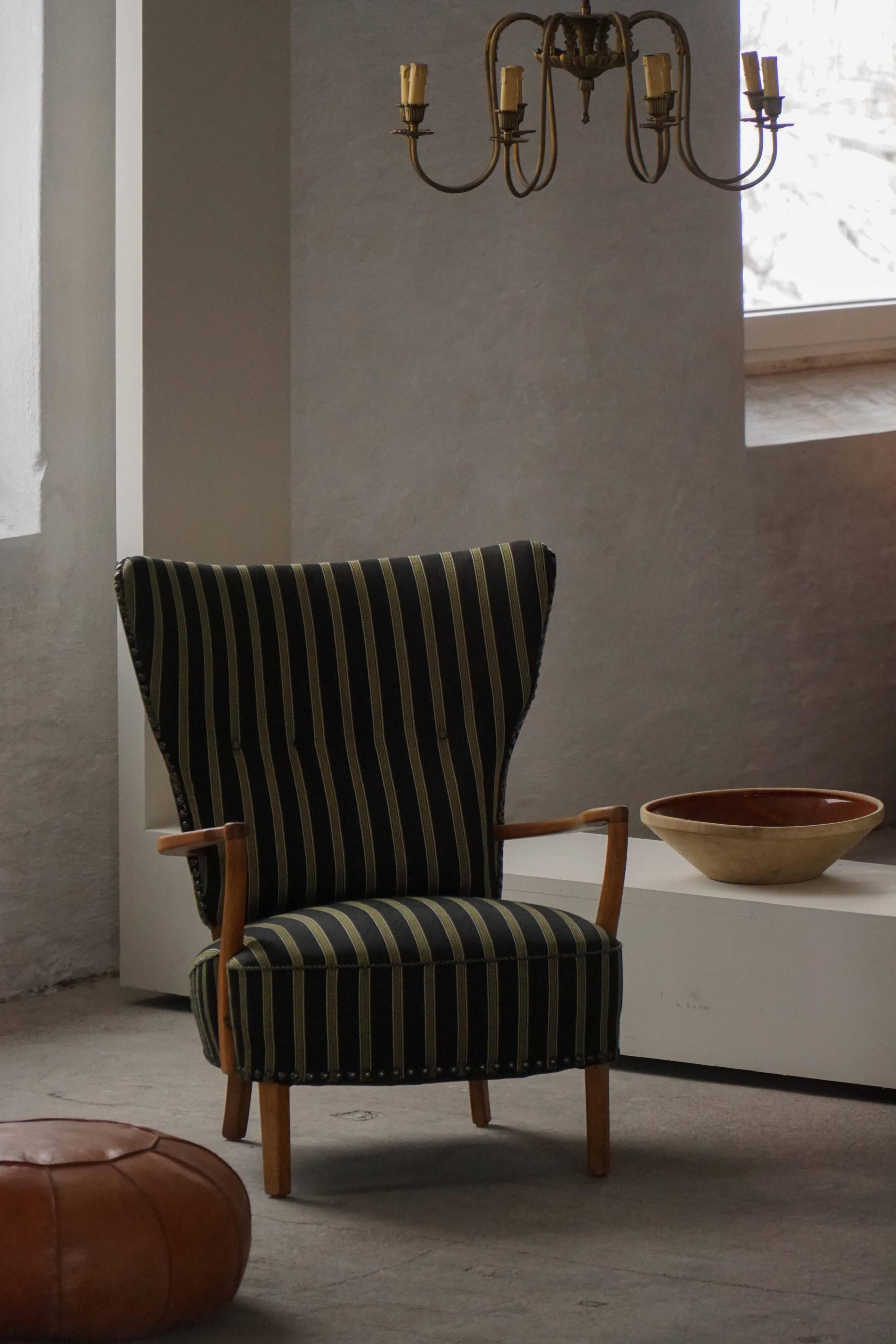 Danish mid-century chaise longue with a convertible backrest in oak, Viggo Boesen, 1950s.