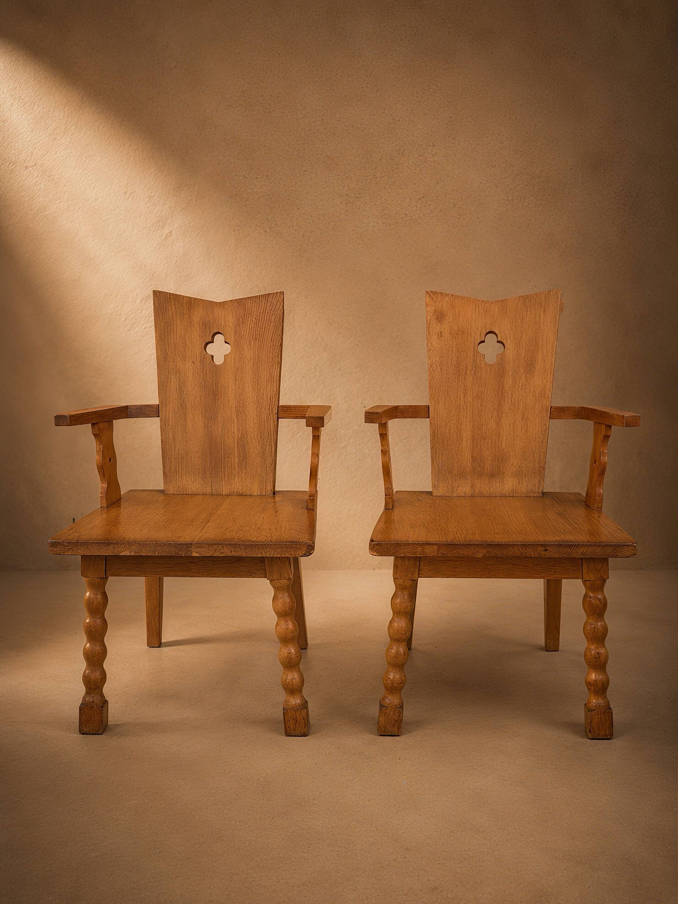 Paire fauteuils brutaliste chêne France Circa 1950