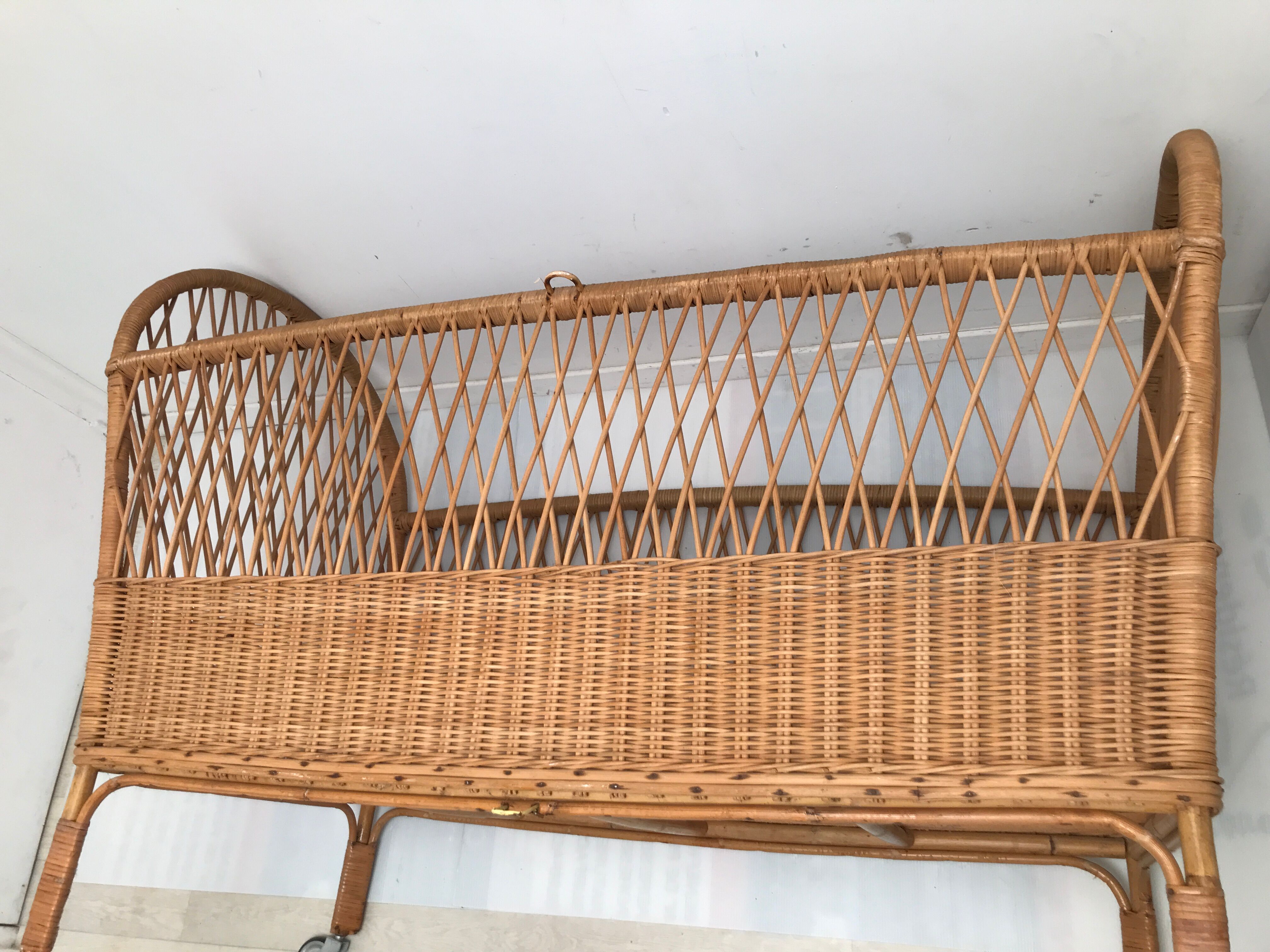 60s wicker rattan cradle bed