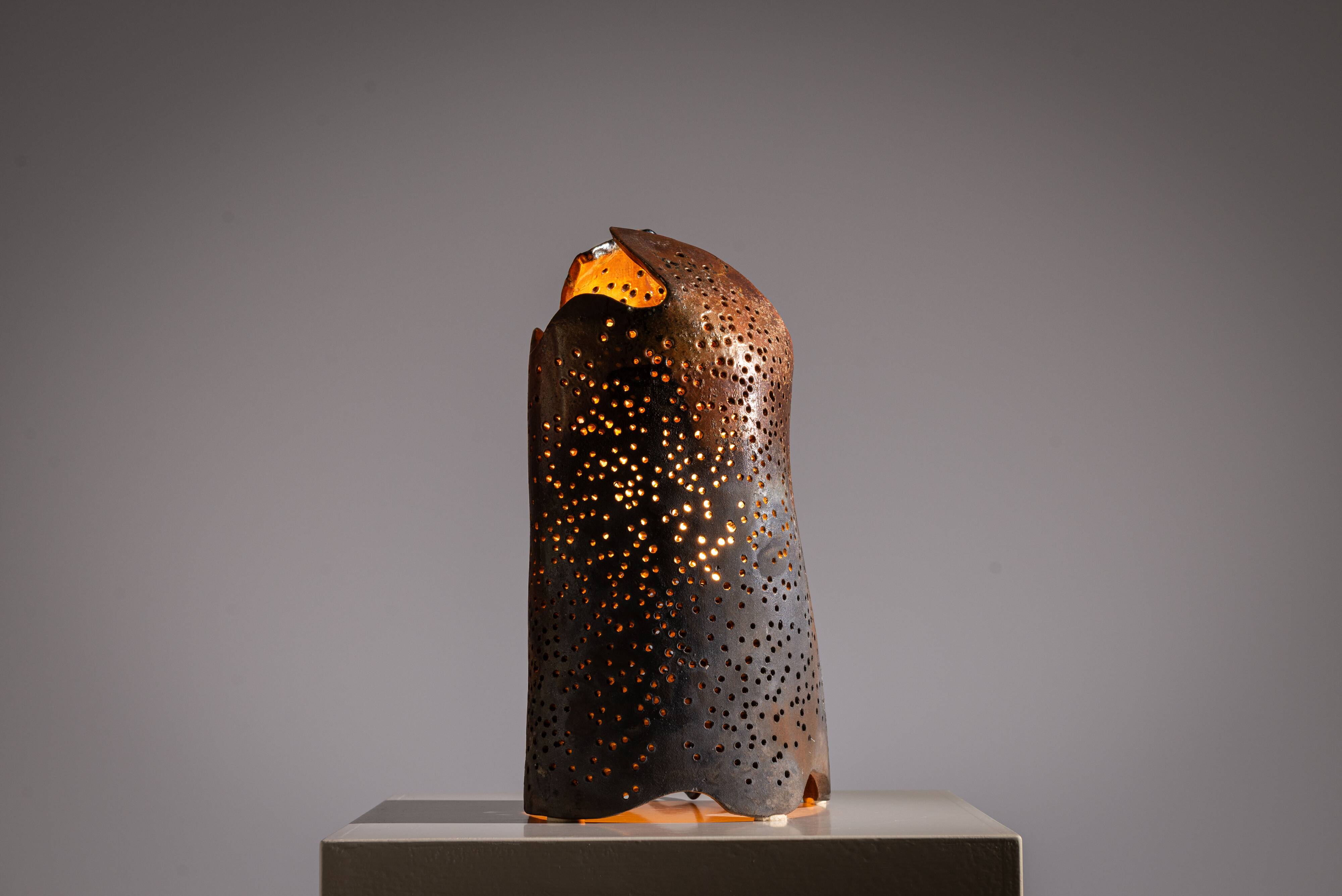 Sculptural ceramic table lamp