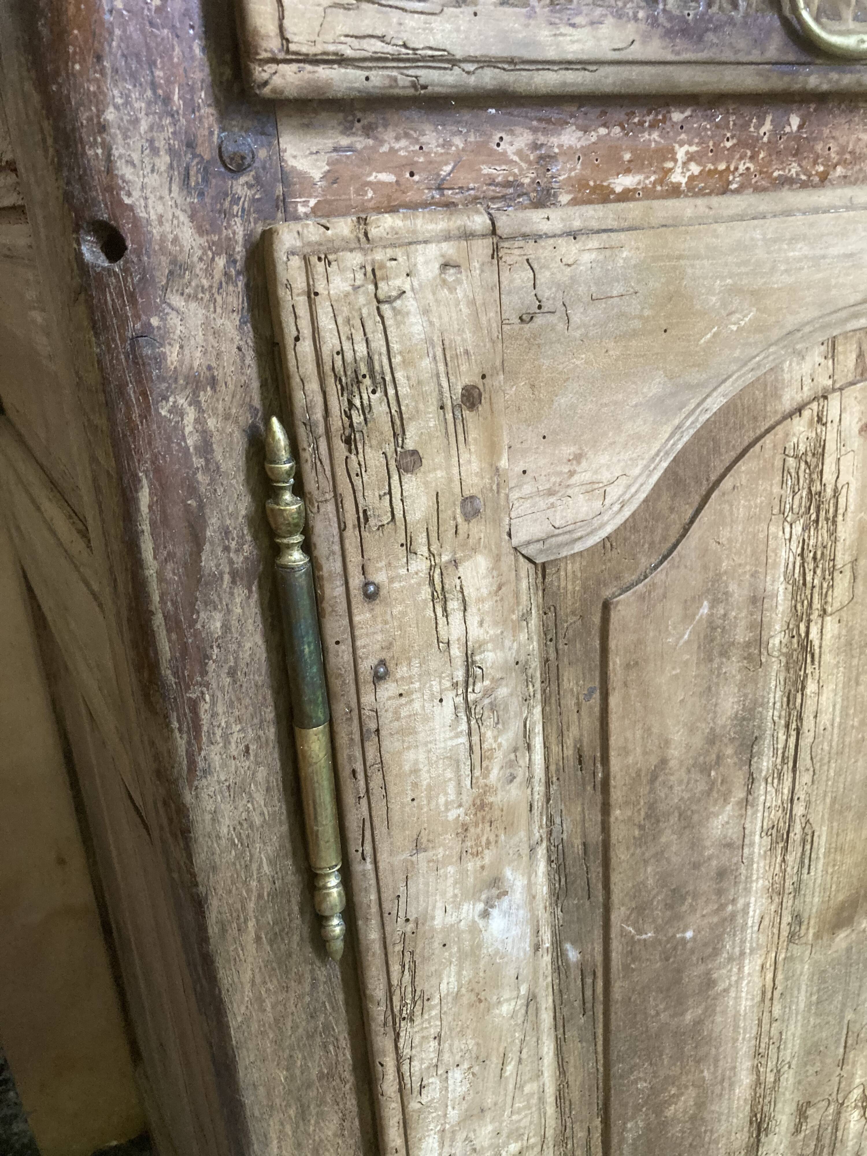 Buffet 18 th raw wood