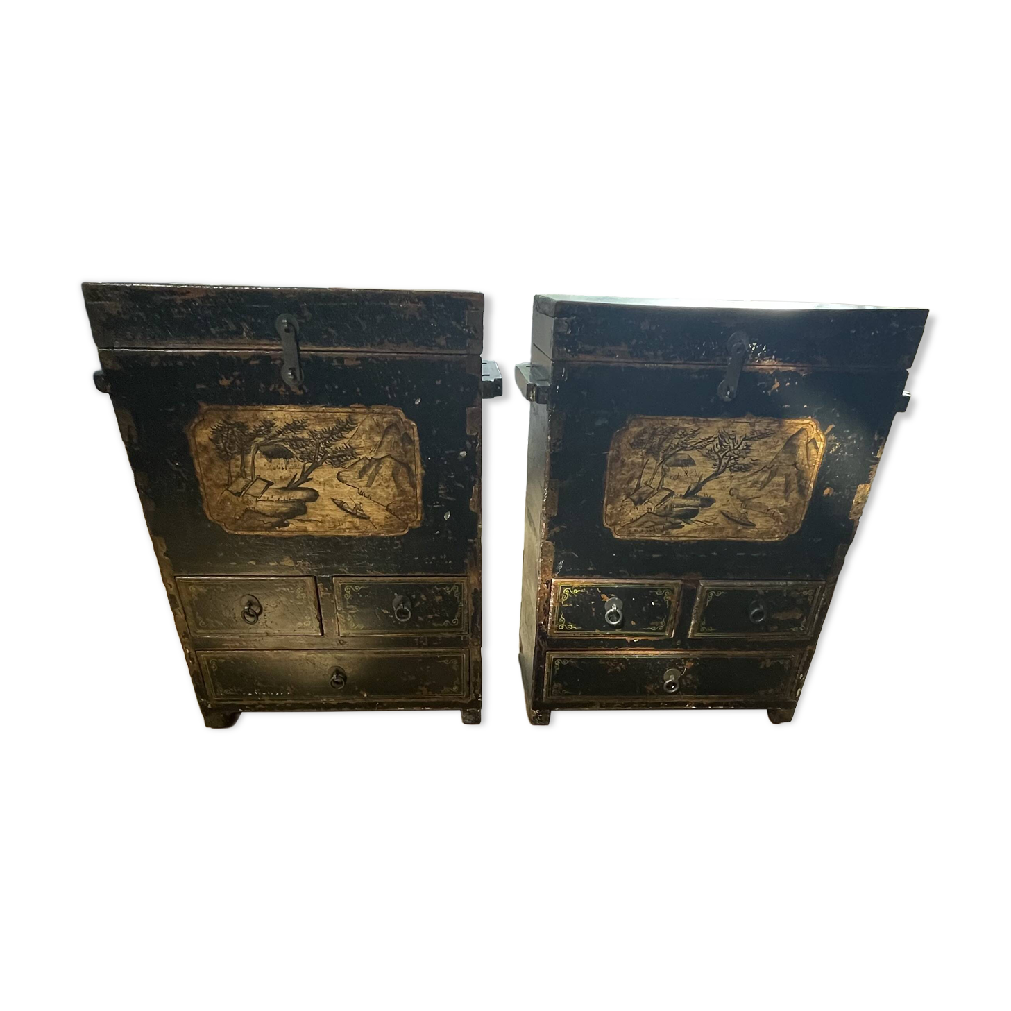 2 Chinese cabinets (a set of 2)