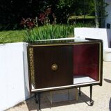 Meuble-bar sur roulettes
