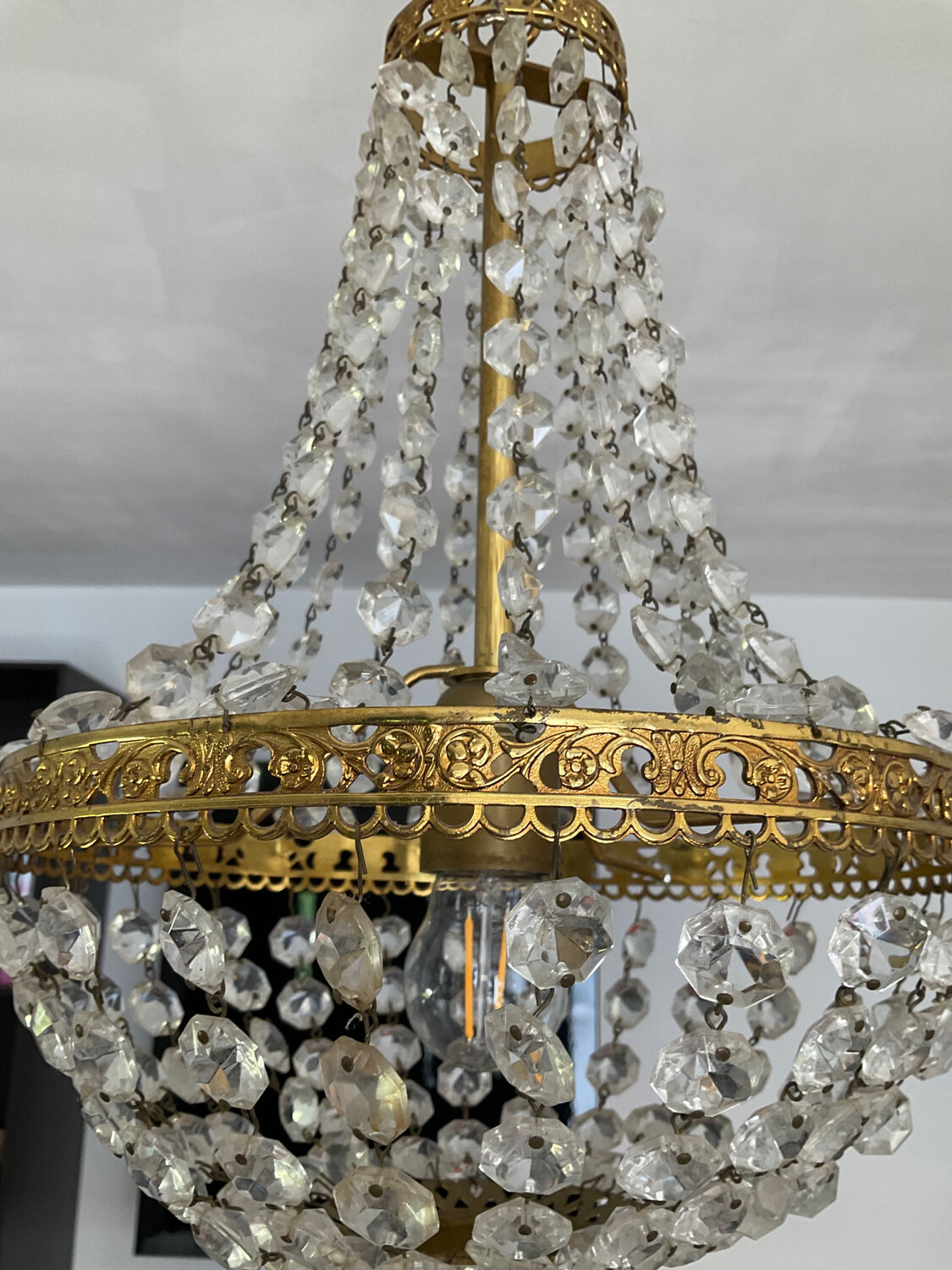 Hot air balloon chandelier with tassels