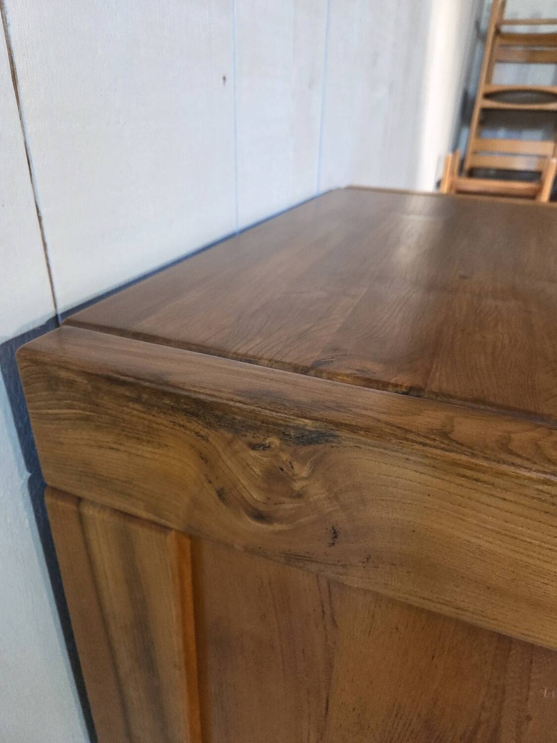 Elm buffet