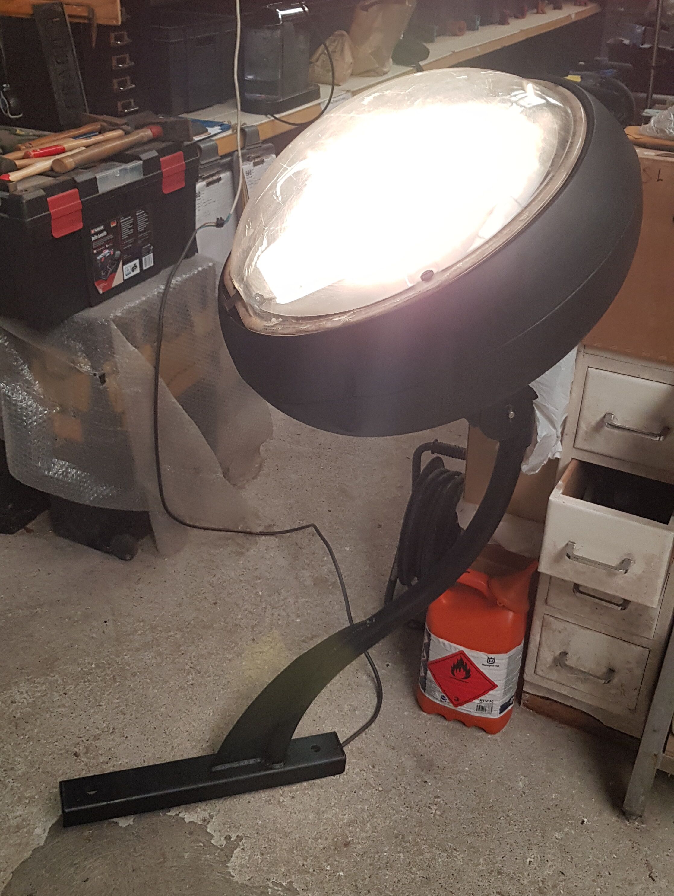 Former round lantern of public lighting of the city of Paris