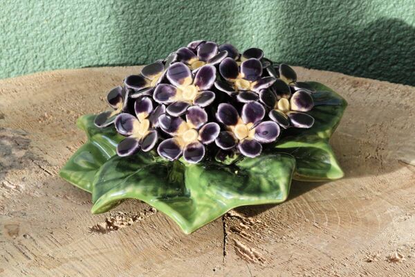 Sculpture en céramique, barbotine, bouquet de pensées