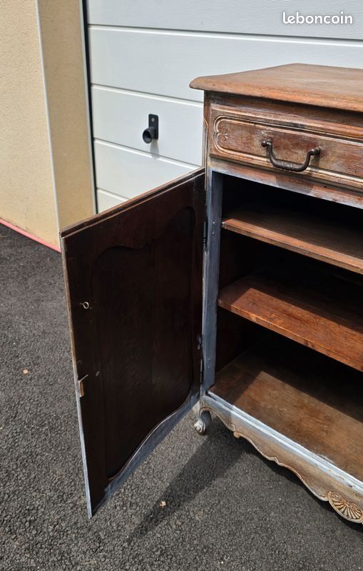 Antique chest of drawers with a cerused and patinated finish.