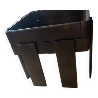 Stackable coffee tables sold by Gianfranco Frattini