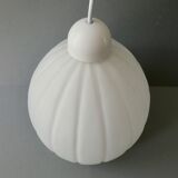 Suspension in white opaline
