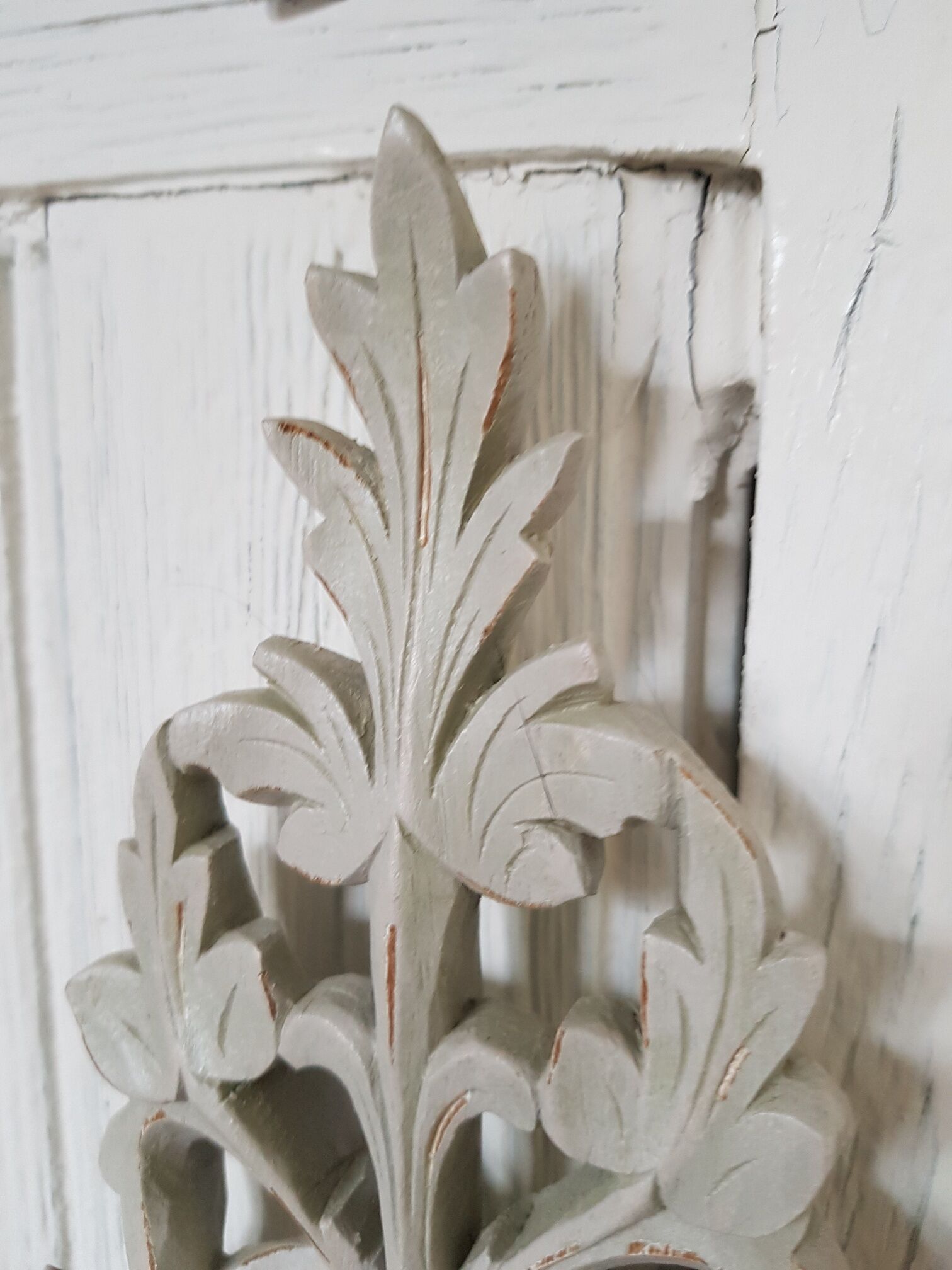 Grey patinated woodwork sculpture