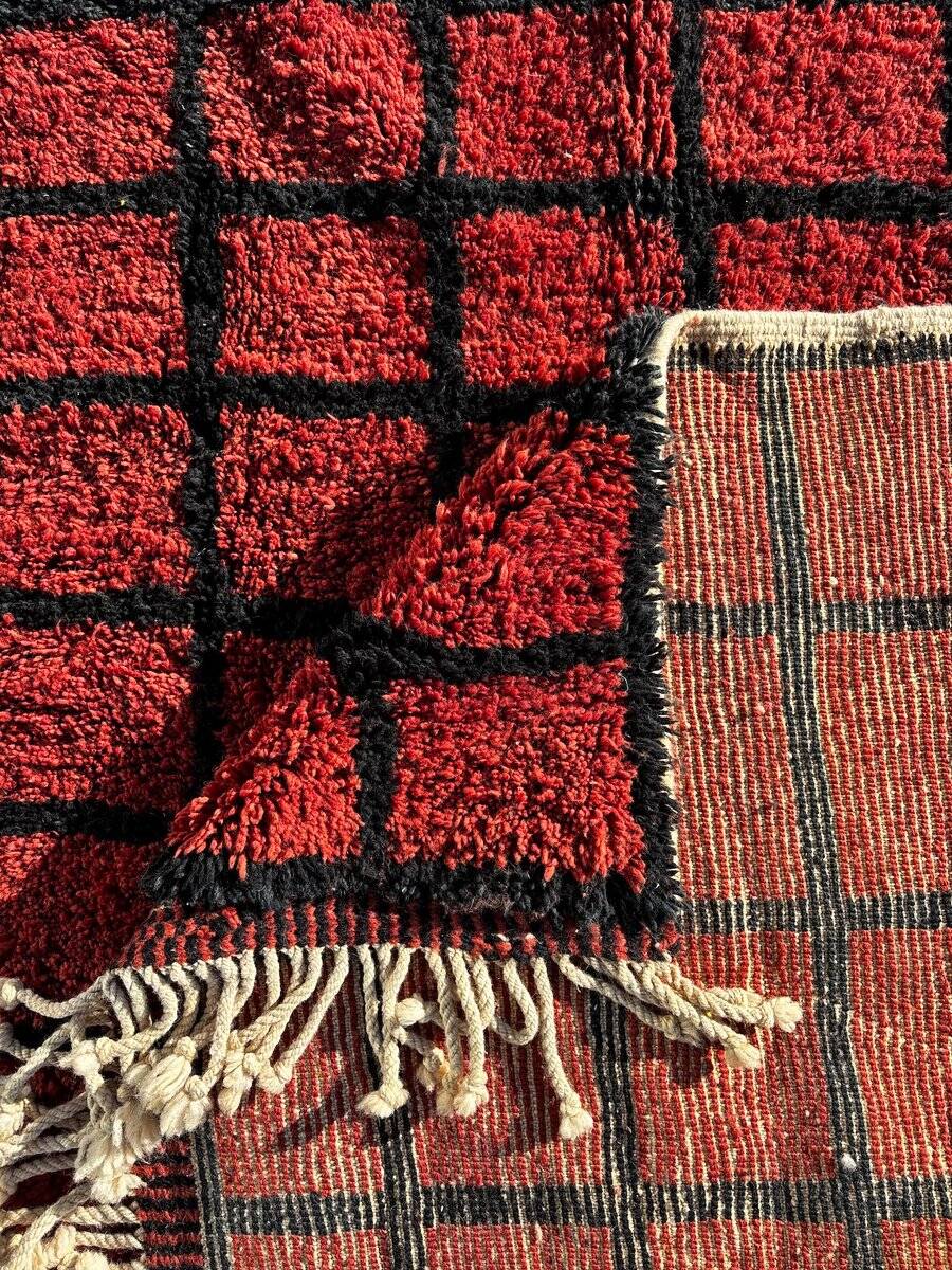 Modern Moroccan Berber rug in wool