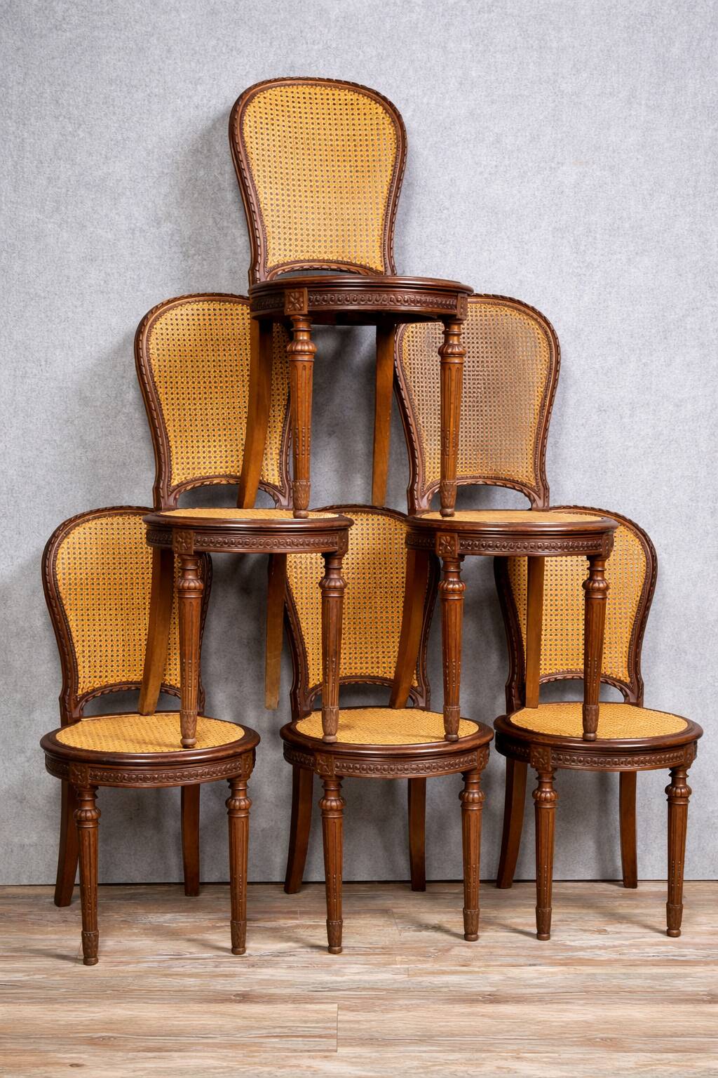 Elegant set of 6 chairs known as "rackets", in the Louis XVI style.