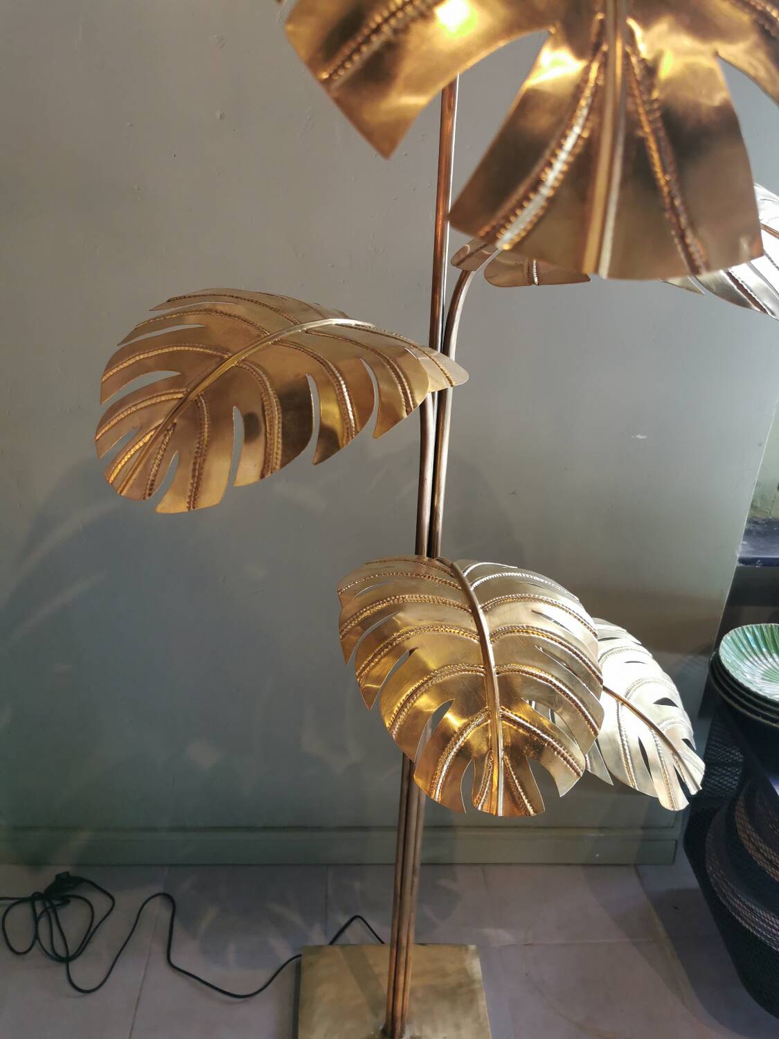 Solid brass plant-shaped floor lamp