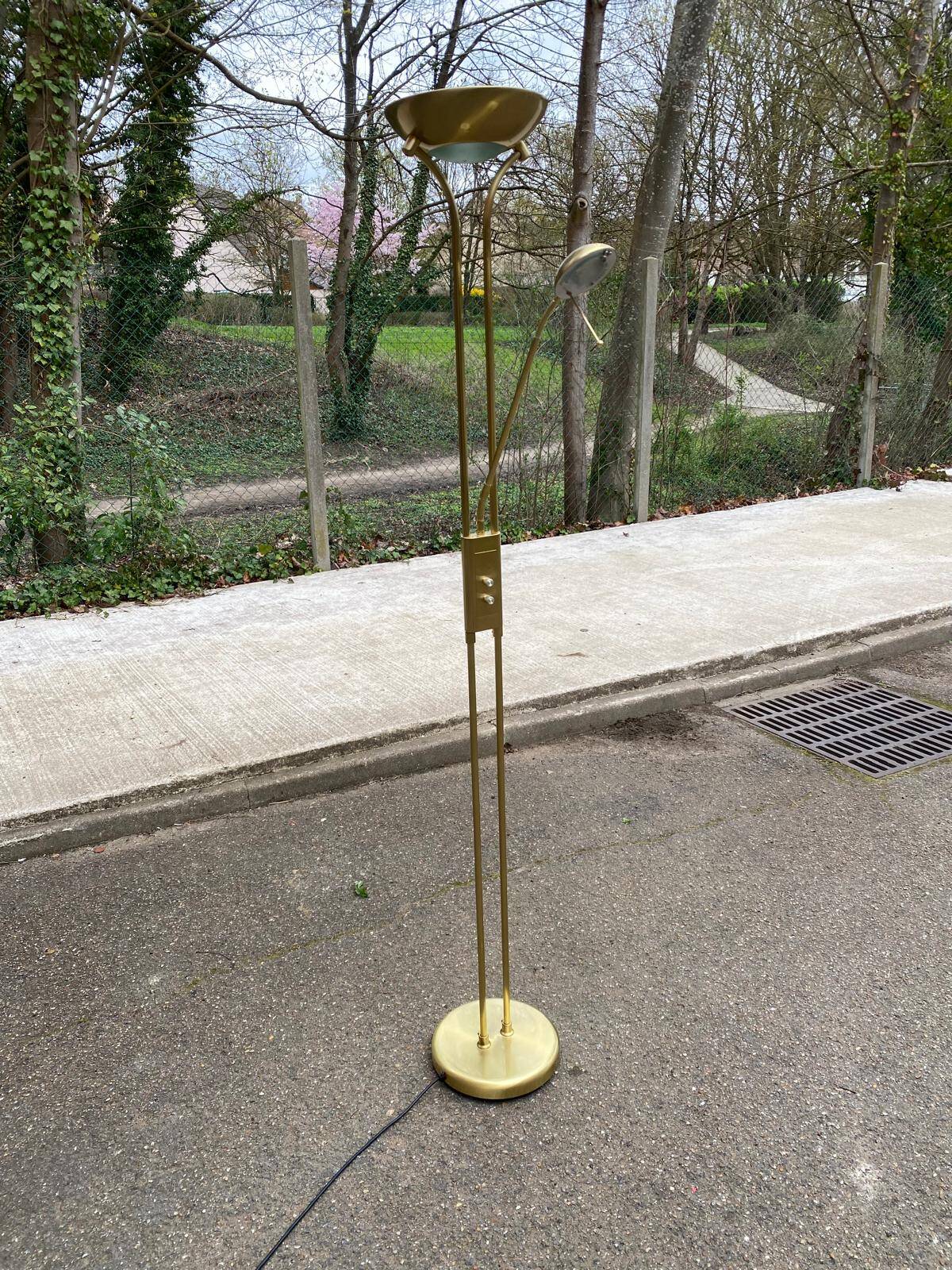 Vintage Italian design gold halogen floor lamp with double spotlight dome.