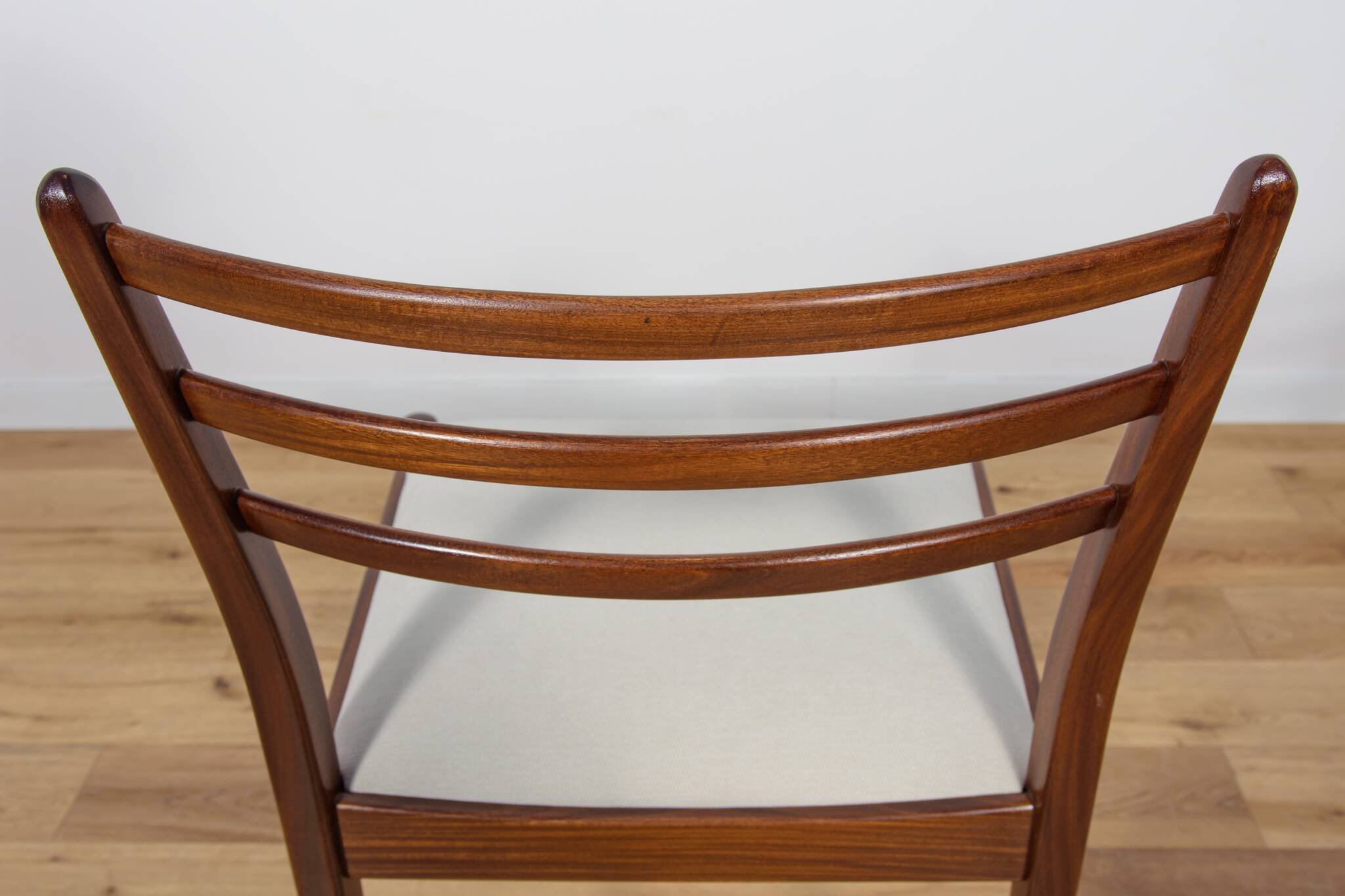 Set of 8 teak dining chairs by Victor Wlkins for G-Plan, 1960s
