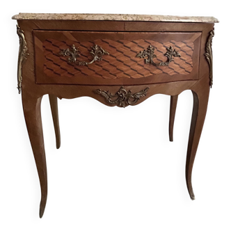 Classic antique chest of drawers in marquetry