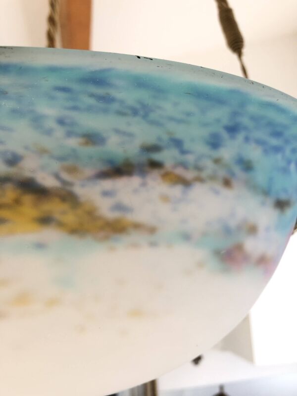 Suspension Art Nouveau en pâte de verre bleue et bronze signée Muller