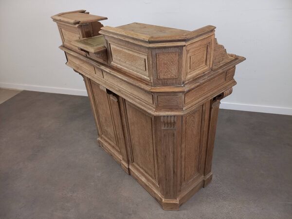 Comptoir d'accueil de magasin