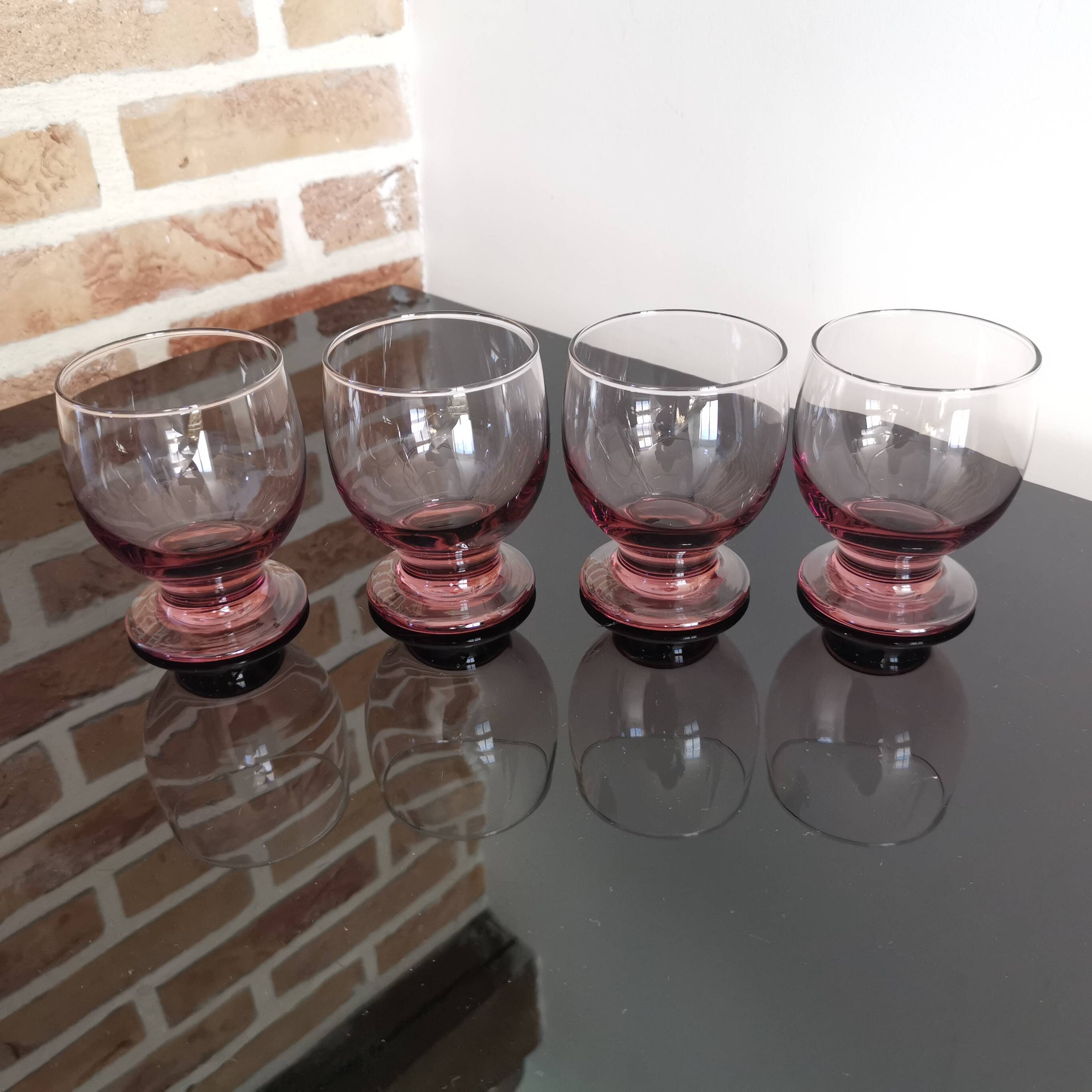 4 Art Deco red wine glasses in purple glass from the 70s