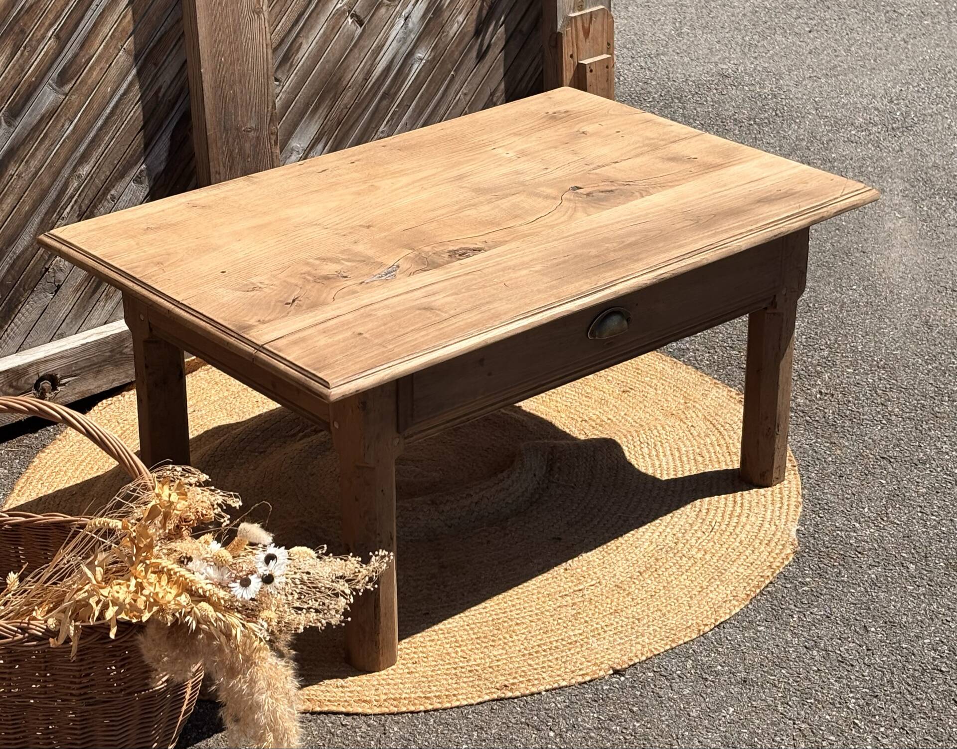 Old farmhouse coffee table in raw solid oak - 1 drawer