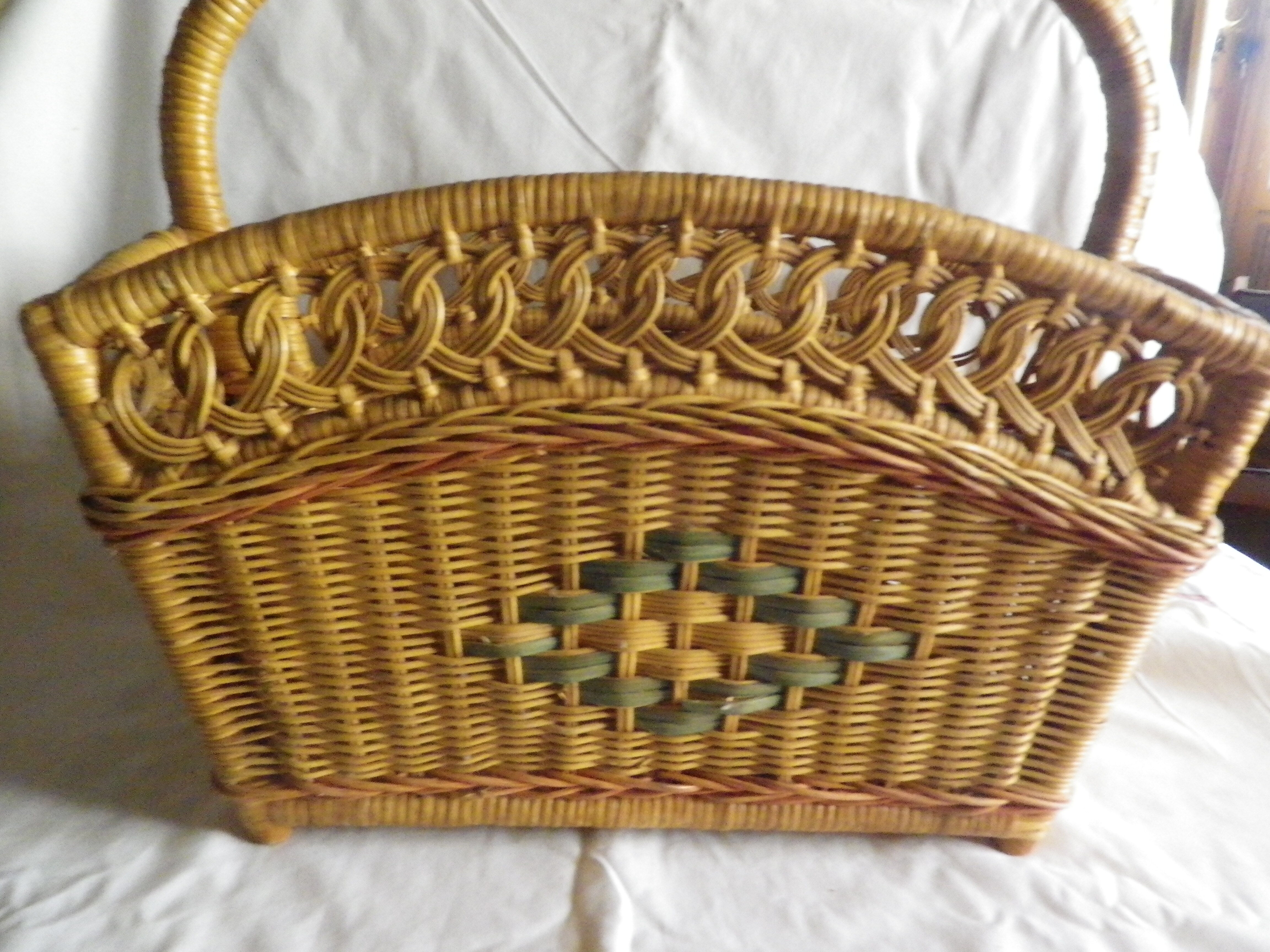 Rattan bamboo magazine holder