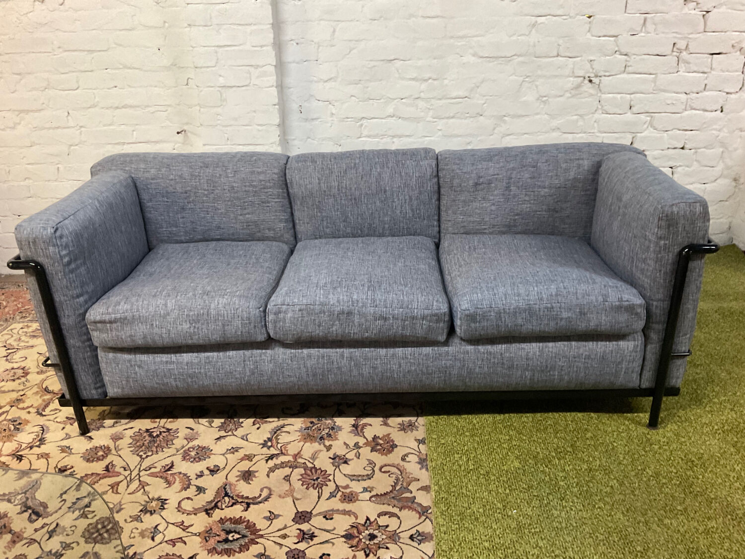 LC2 Le Corbusier sofa