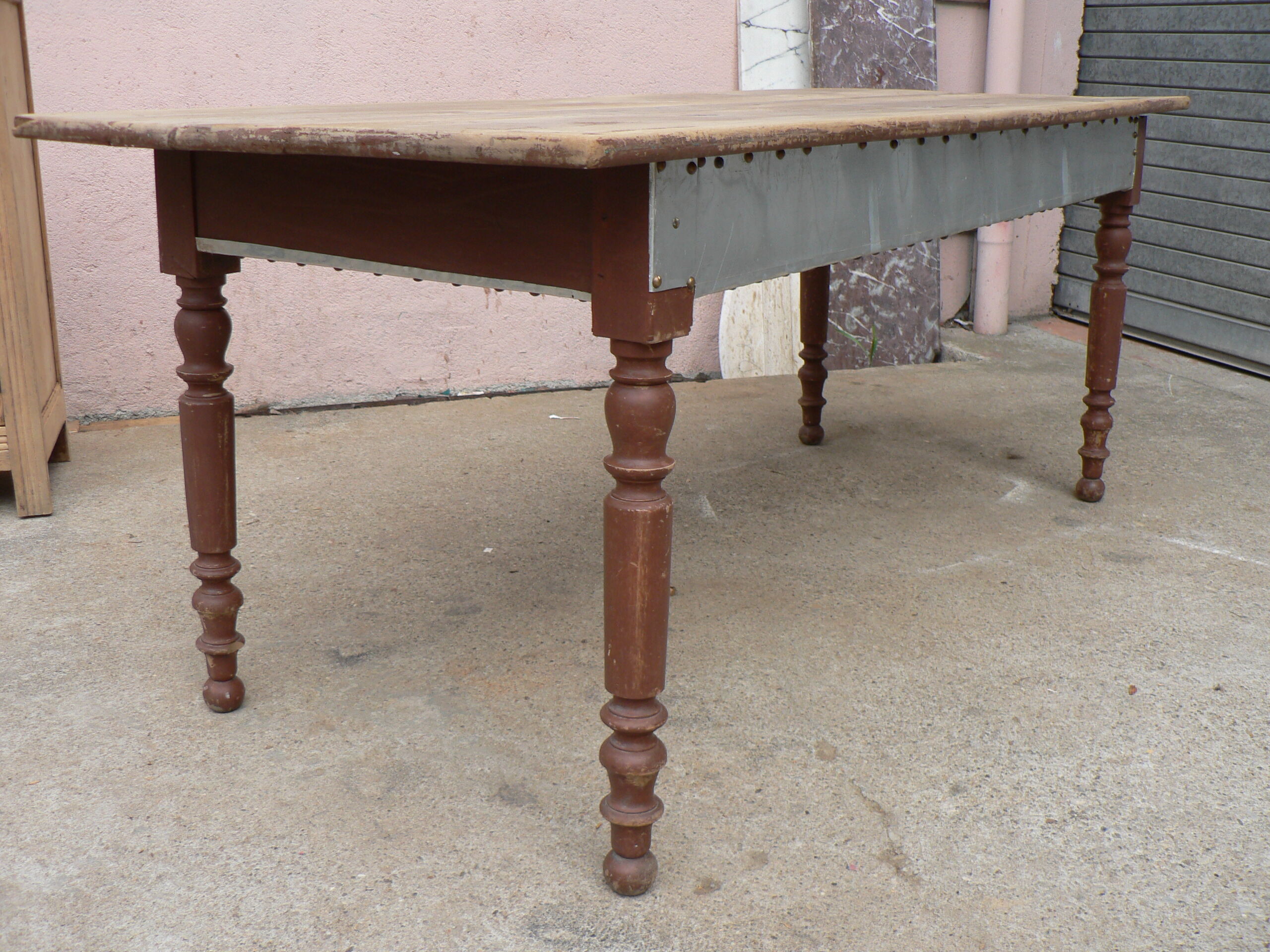 Table de ferme en noyer