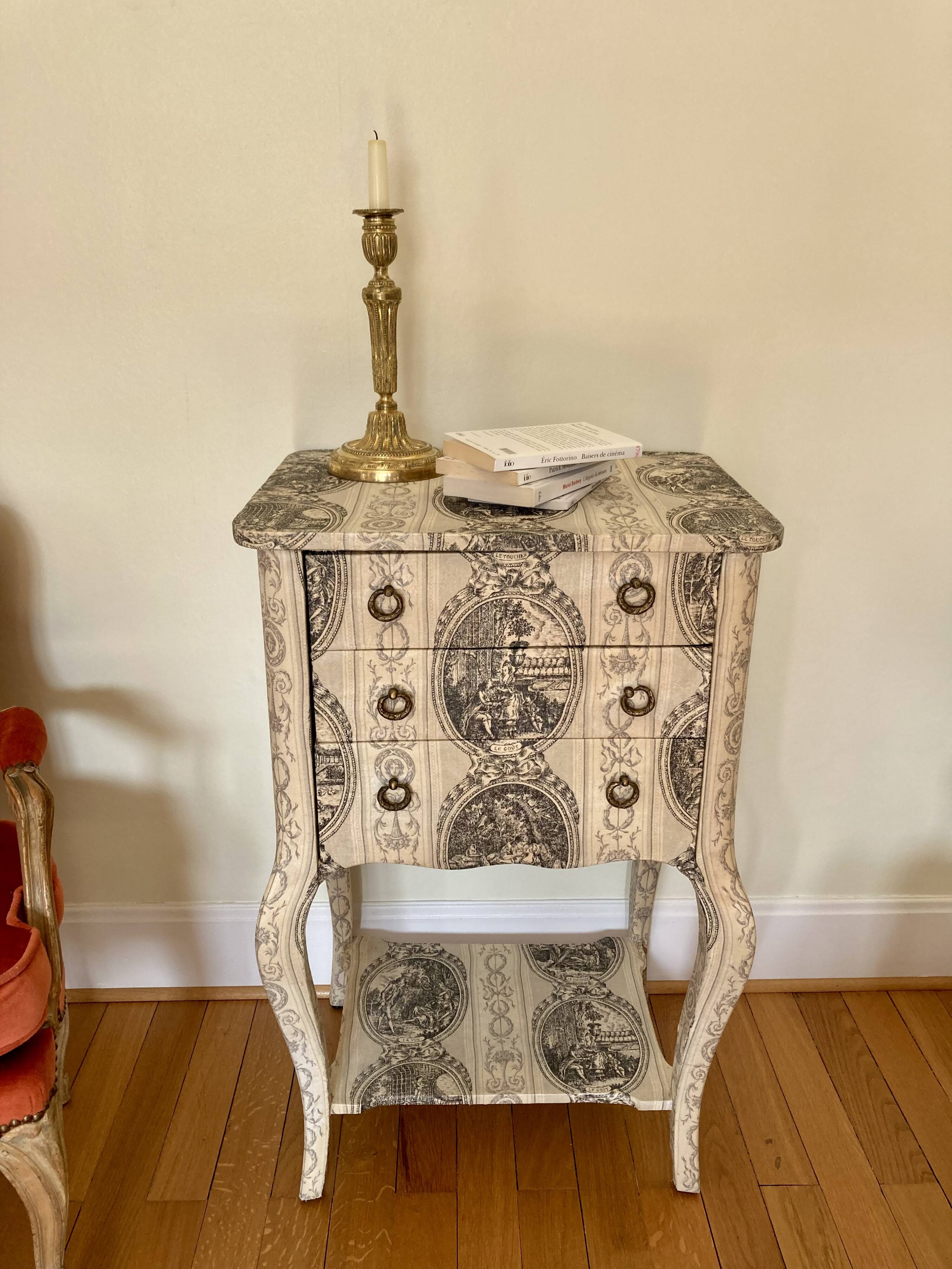 Meuble style Louis XV toile de Jouy