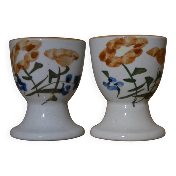 Lot de 2 coquetiers à motif floral.