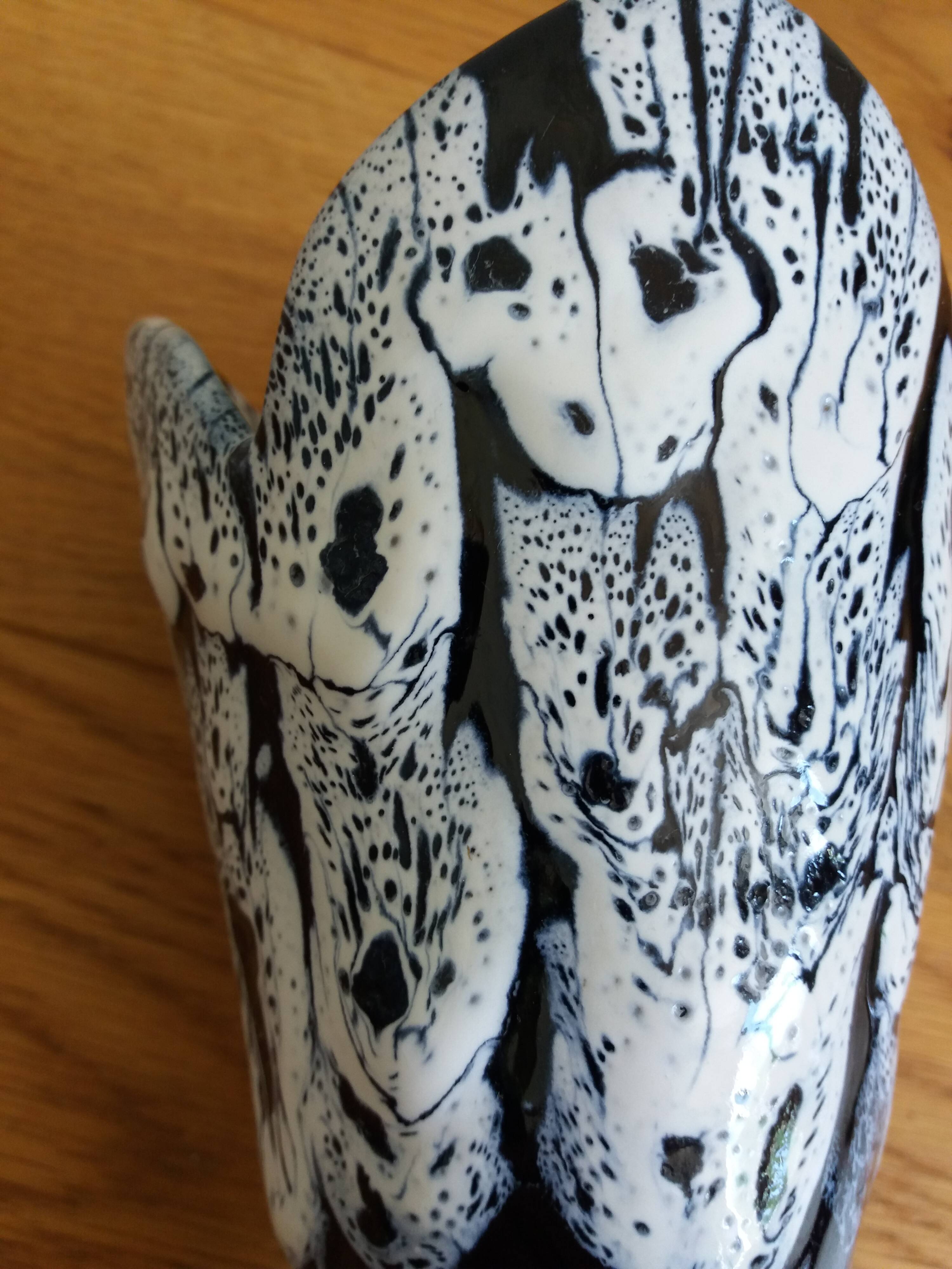 Vase flamme en céramique beige 13x13x26 cm
