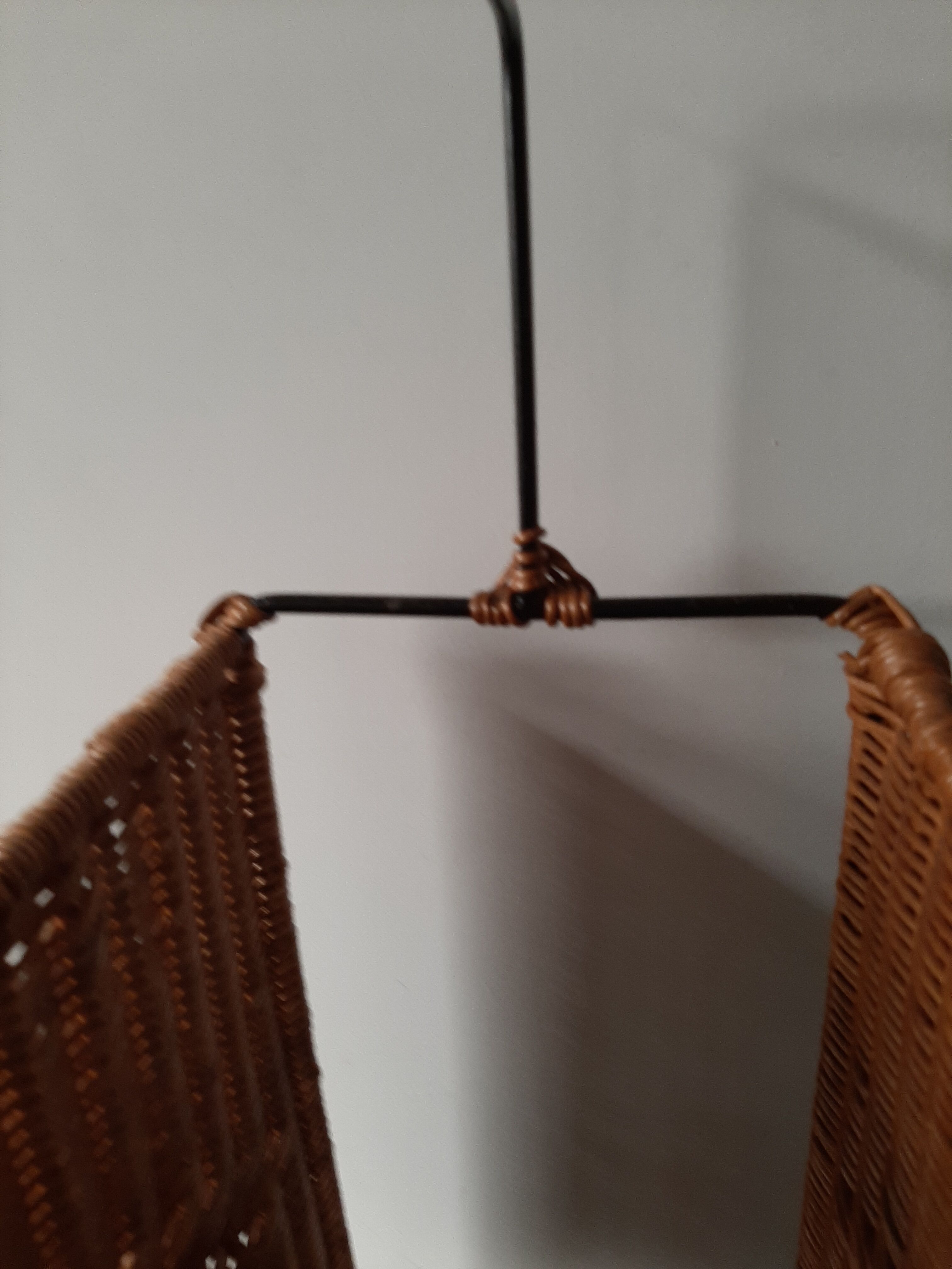 Door vintage rattan magazine