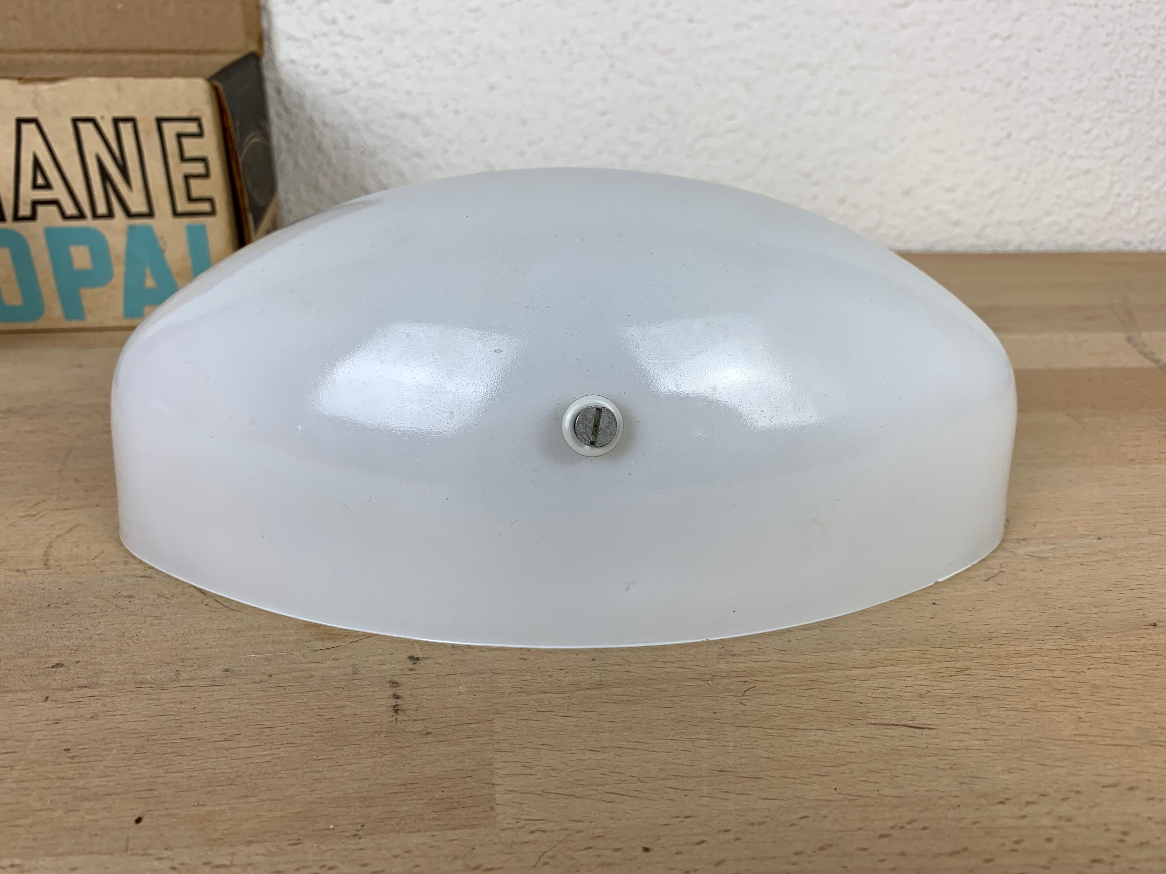 New Holophane Prismopal AMV1 wall lamp, prismatic enamelled glass