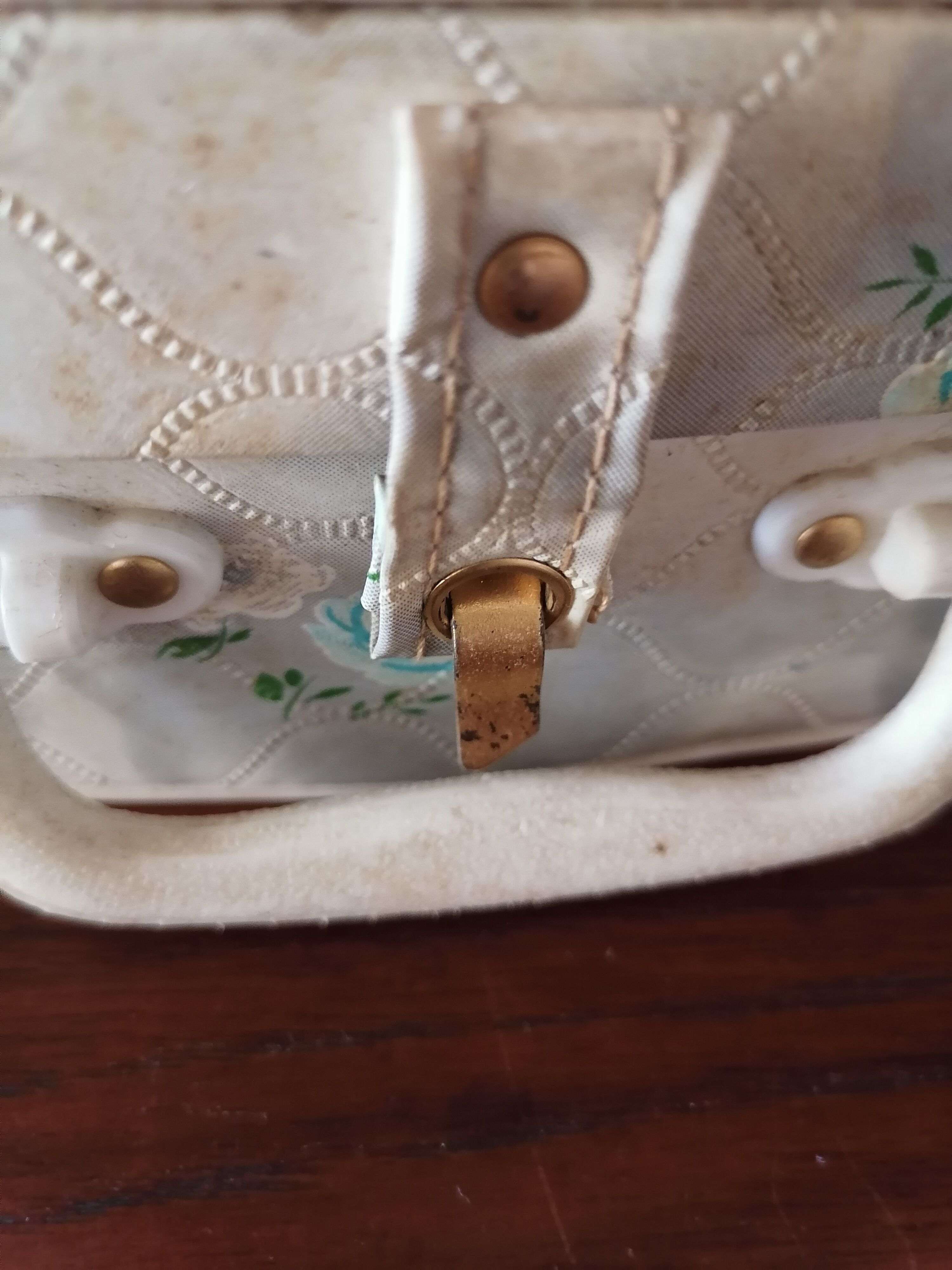 Suitcase sewing kit child, 1960