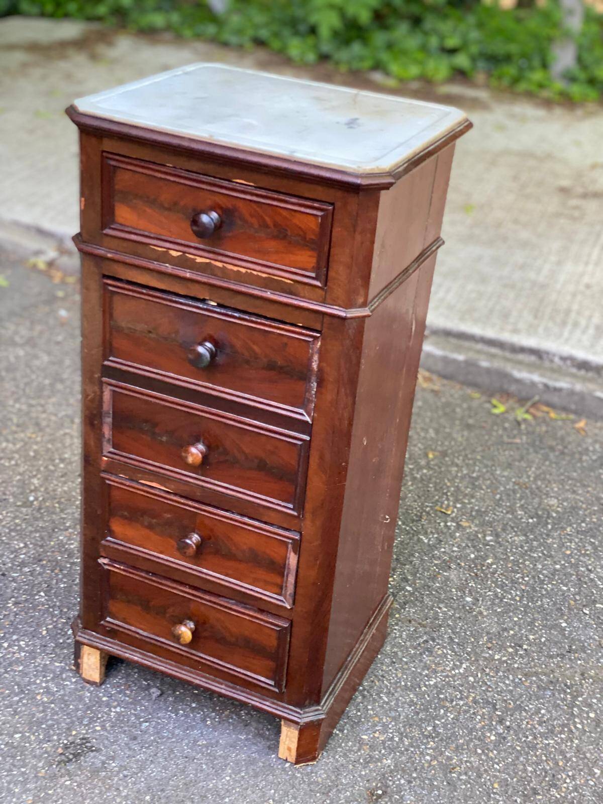 Vintage walnut and marble chest of drawers from 1920.