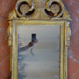 Louis XVI mirror (eighteenth century) in gilded stucco wood H 80 cm