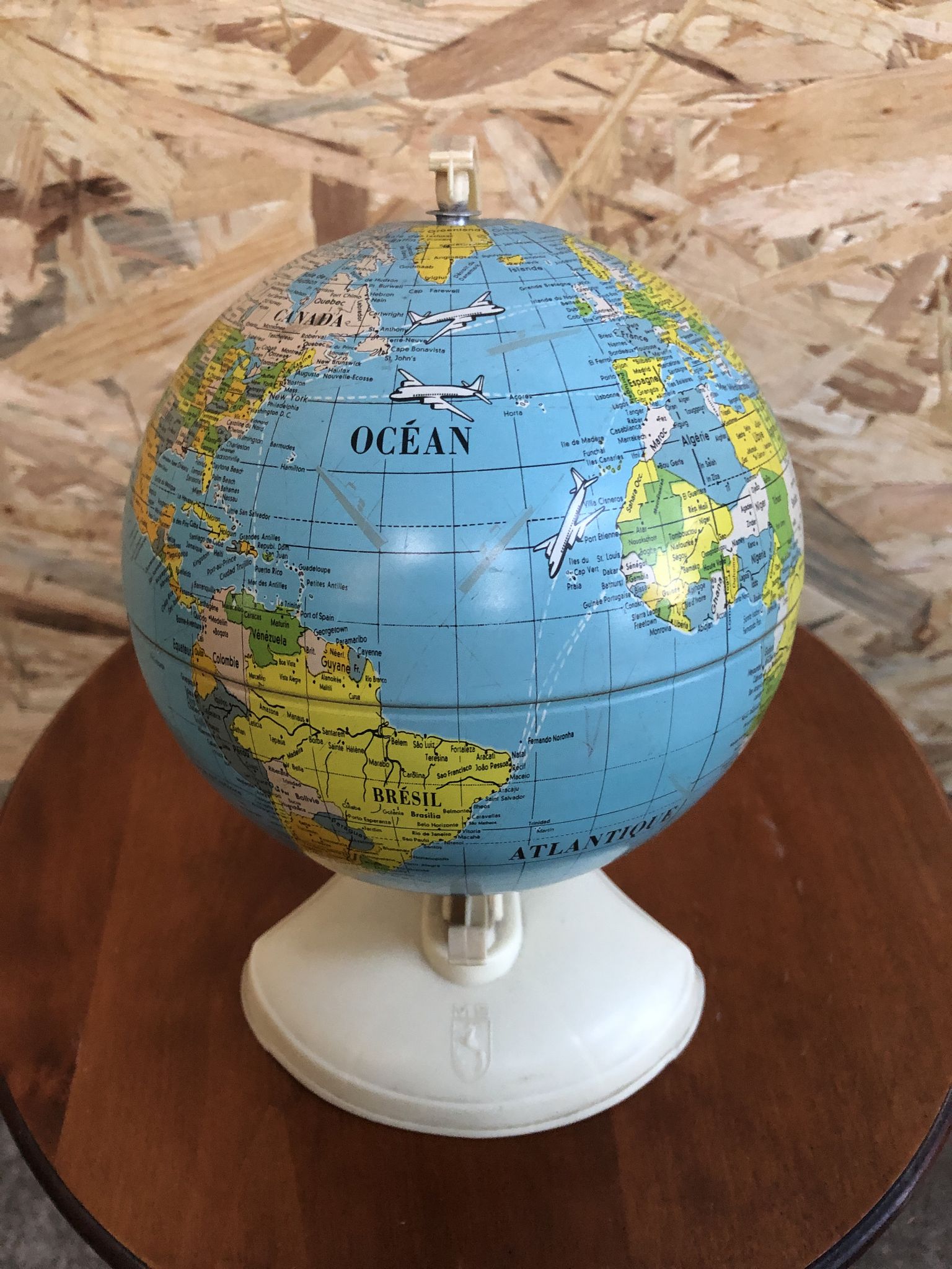 Old world map ms globe metal + bakelite base white vintage cream