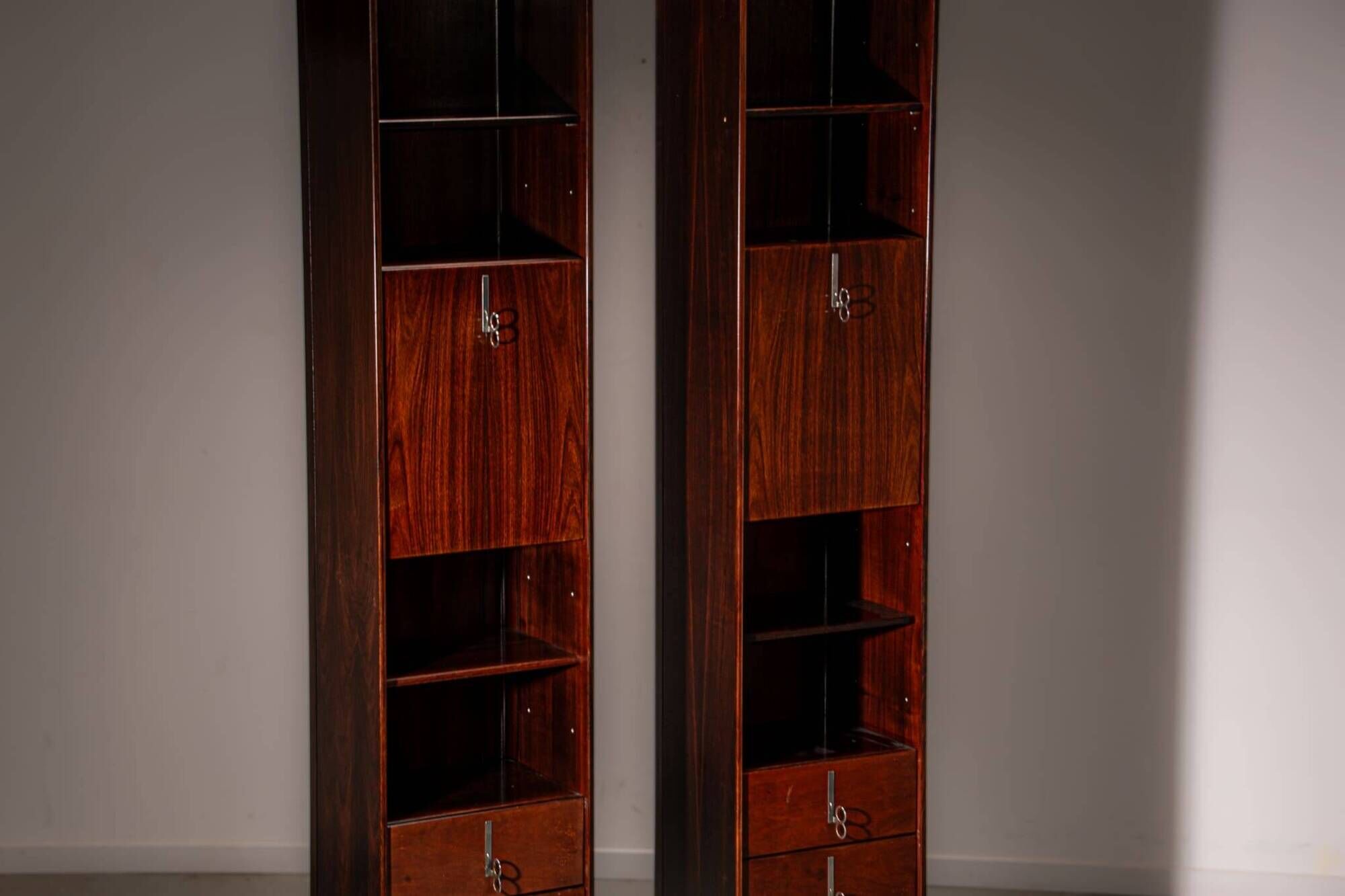 Pellicano series book cases by Vittorio Intorini for Saporiti circa 1970