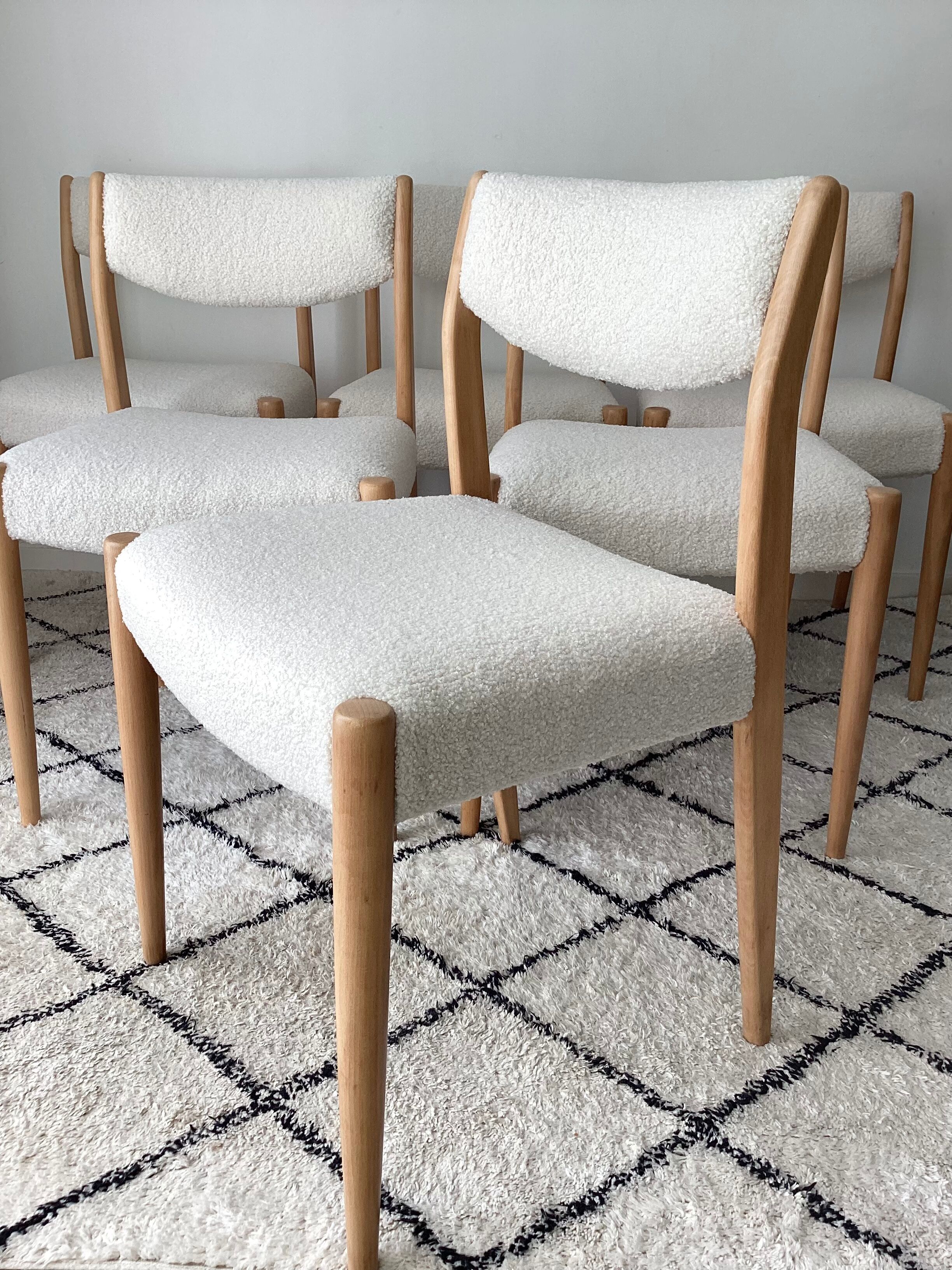 Vintage chairs 60s fully restored with a curly fabric