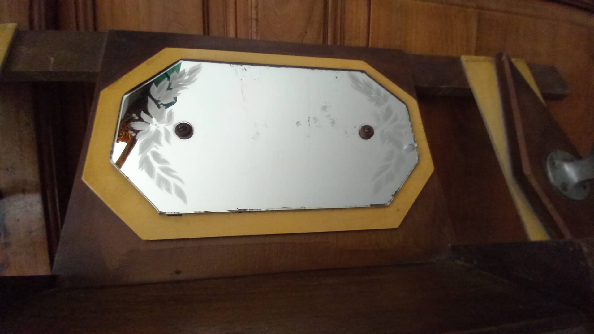 Vintage Art Deco wall coat rack in two-tone wood with engraved mirror.