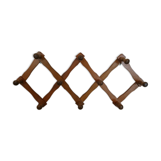 Porte-manteau mural pliable