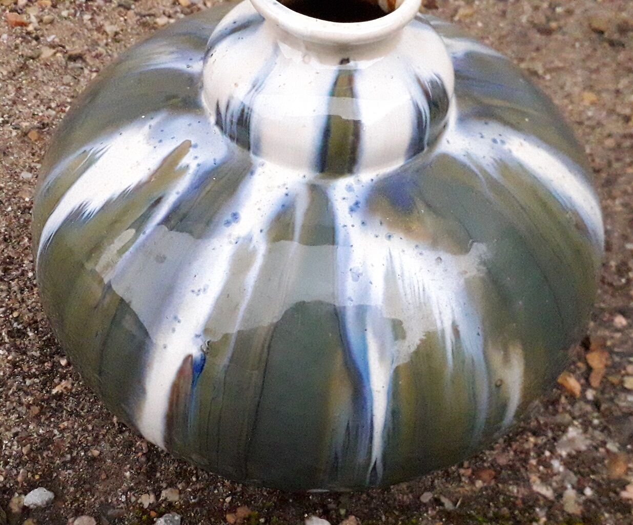 Art deco ceramic vase