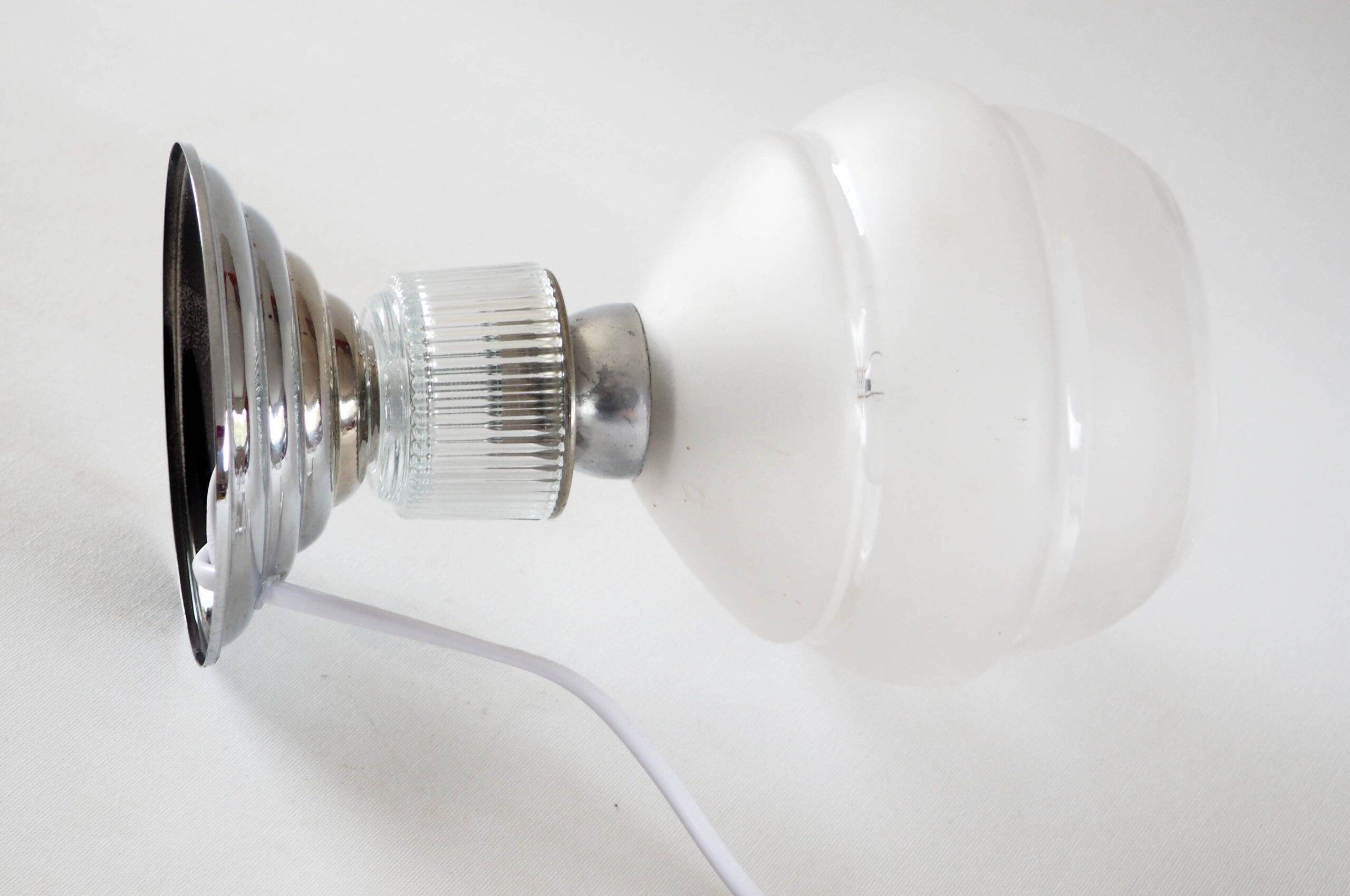 Lampe art déco globe satiné et chrome