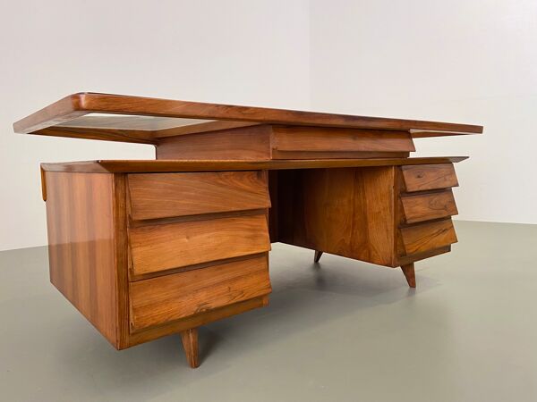 Bureau de Silvio Cavatorta en noyer massif, Italie, années 1950