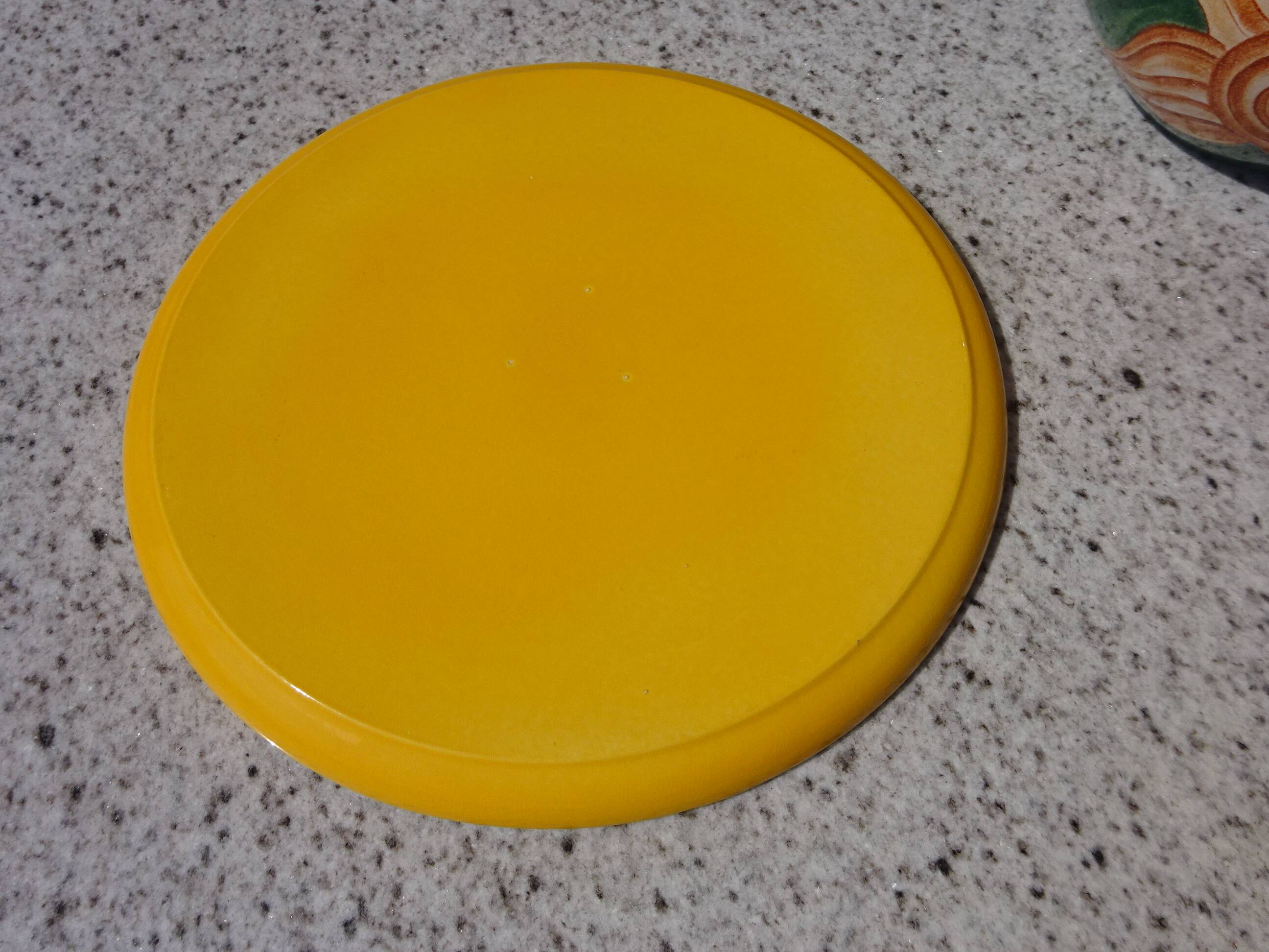 Ceramic lamp, vase and matching plate, Drimmer