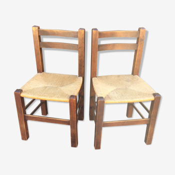 Vintage chairs (duo) in mulched beech with low backrests in good condition.